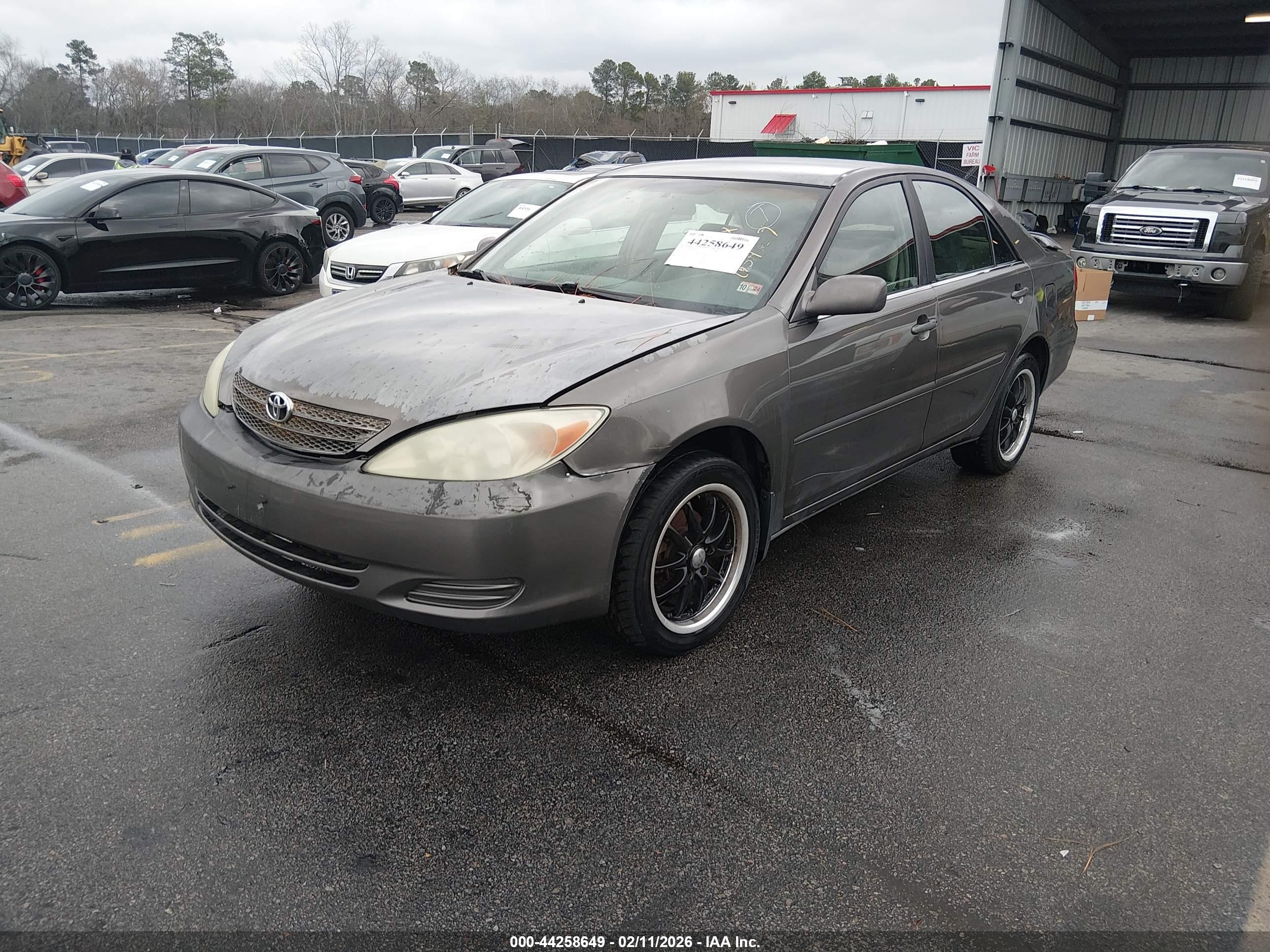 TOYOTA CAMRY image 2