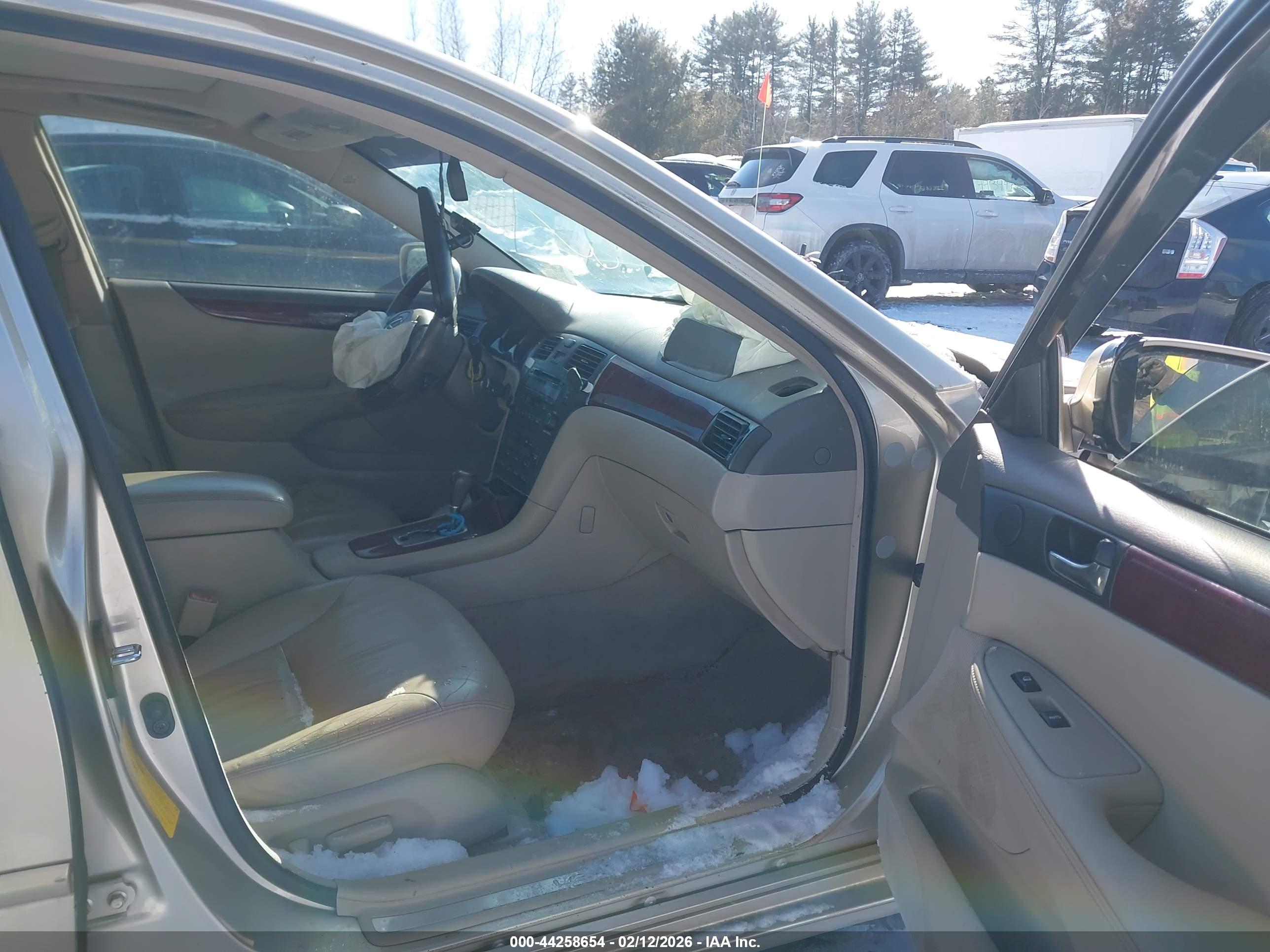 LEXUS ES image 5