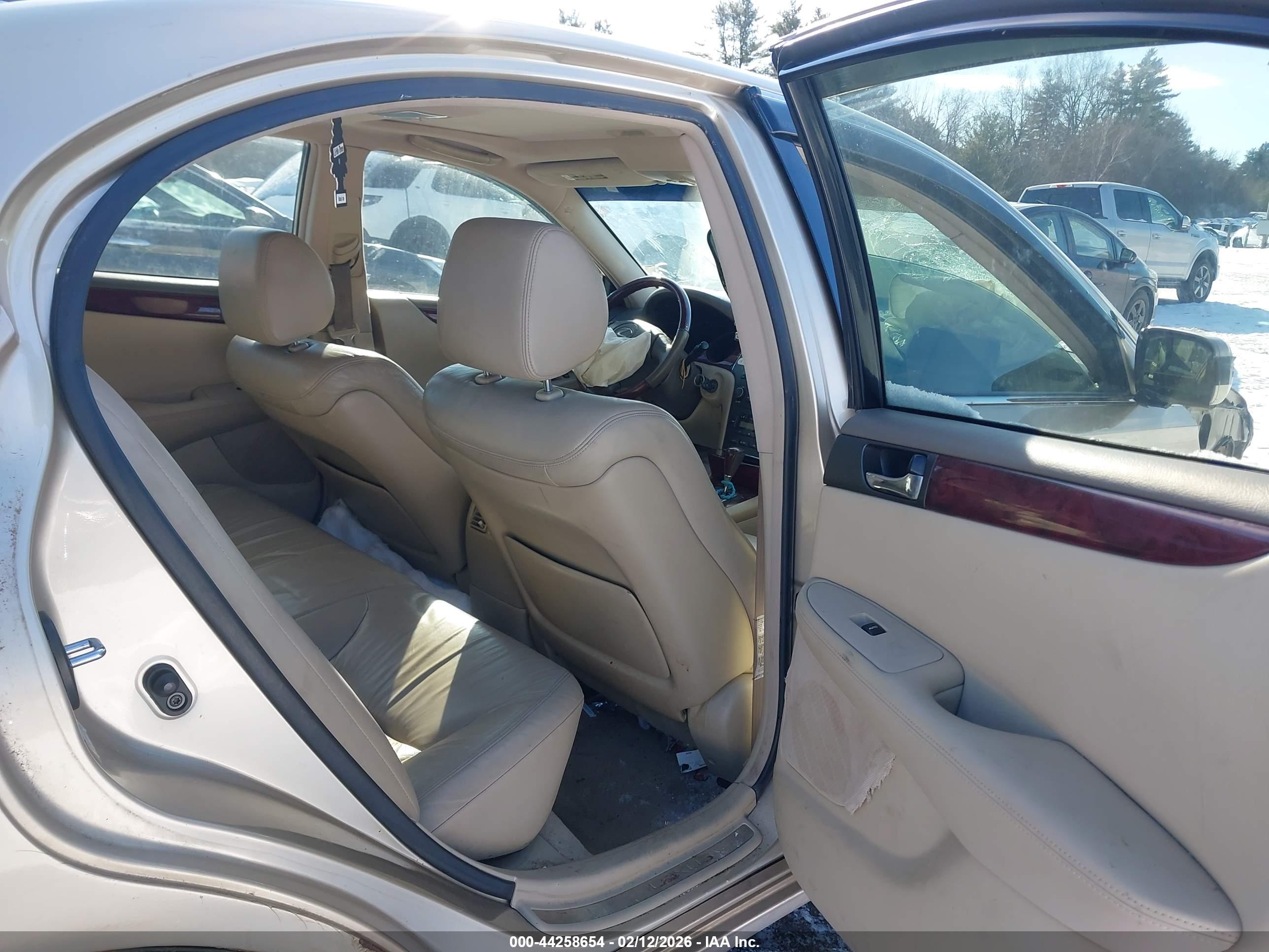 LEXUS ES image 8