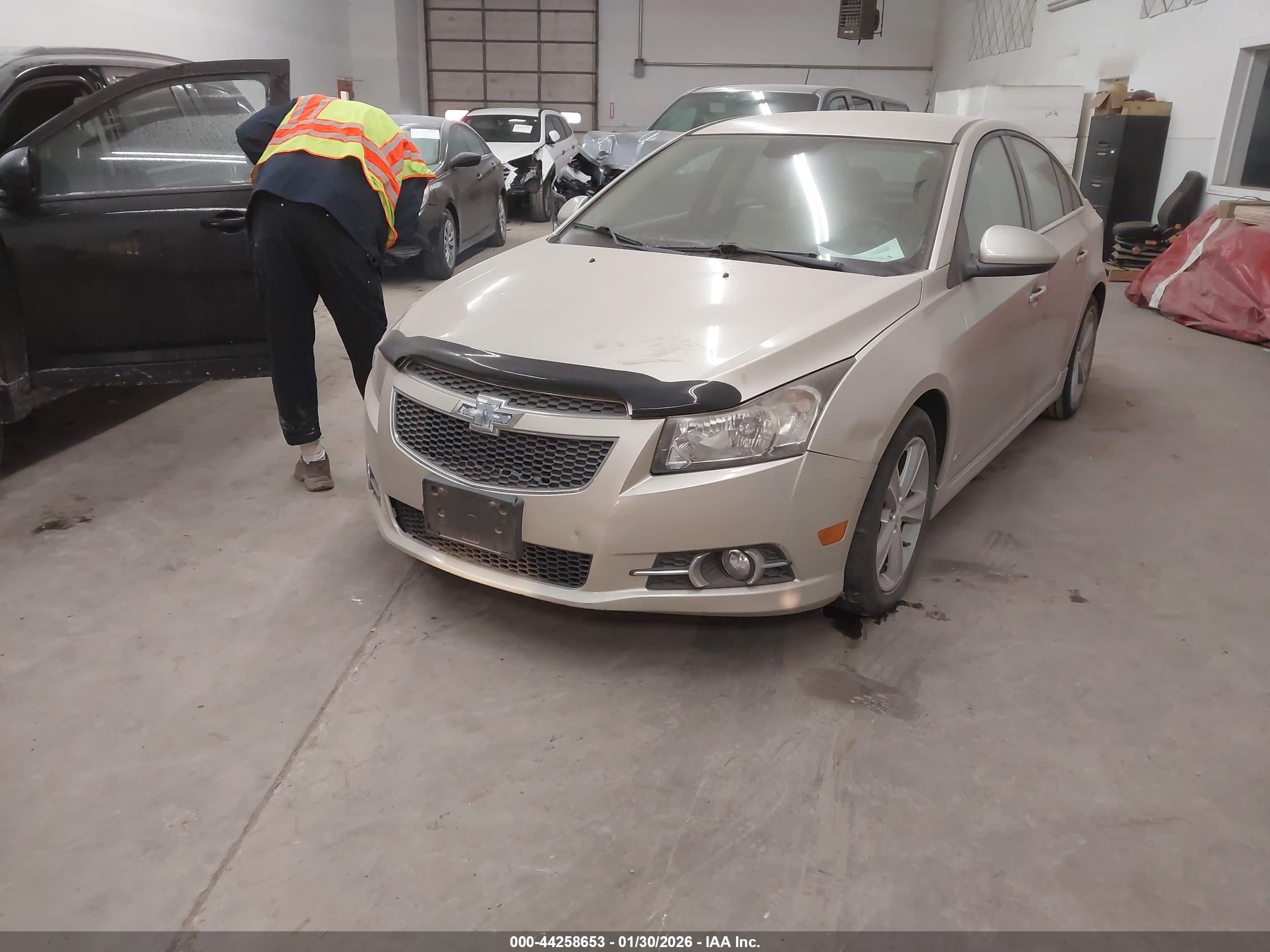 CHEVROLET CRUZE image 2