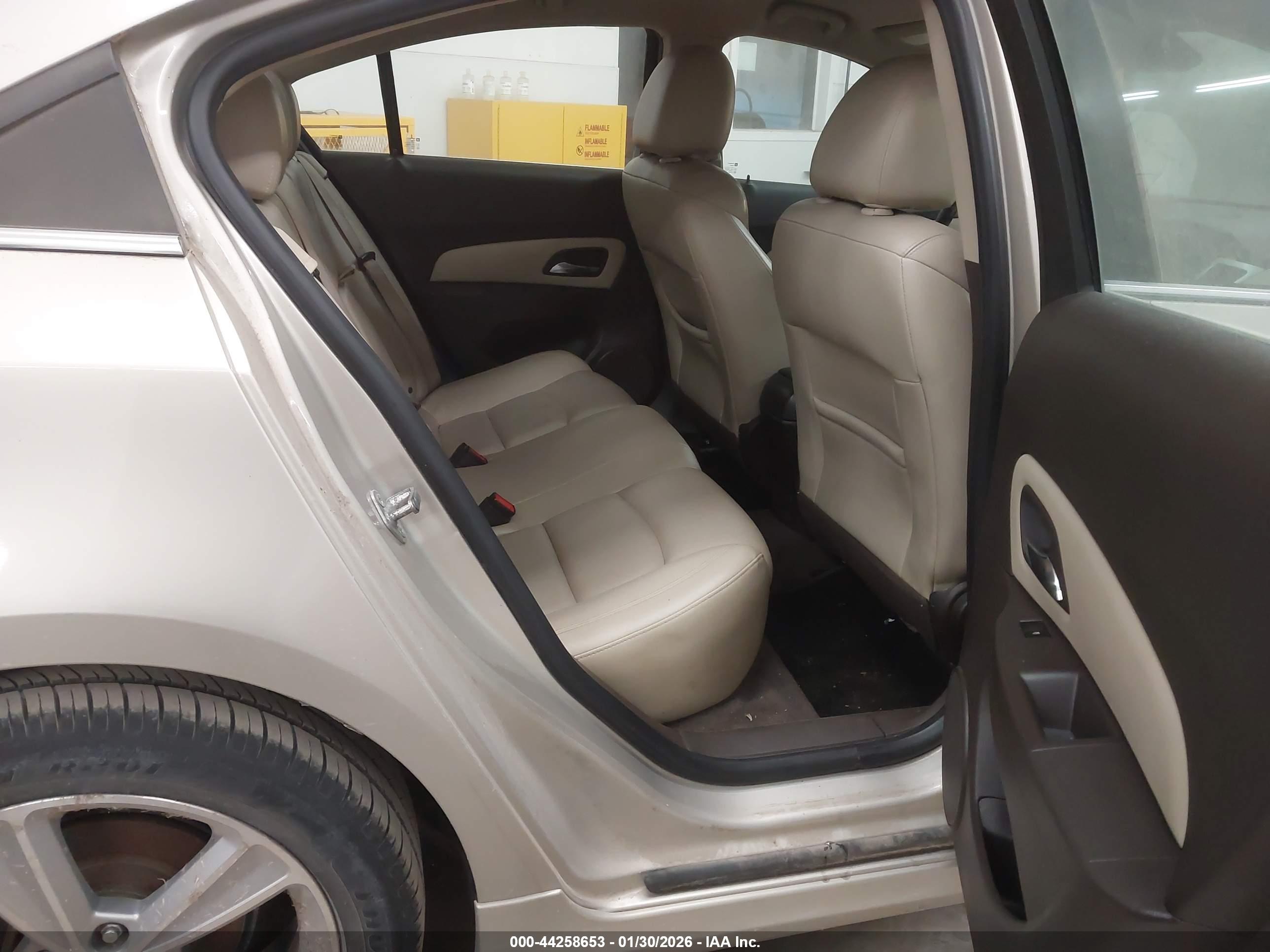 CHEVROLET CRUZE image 8