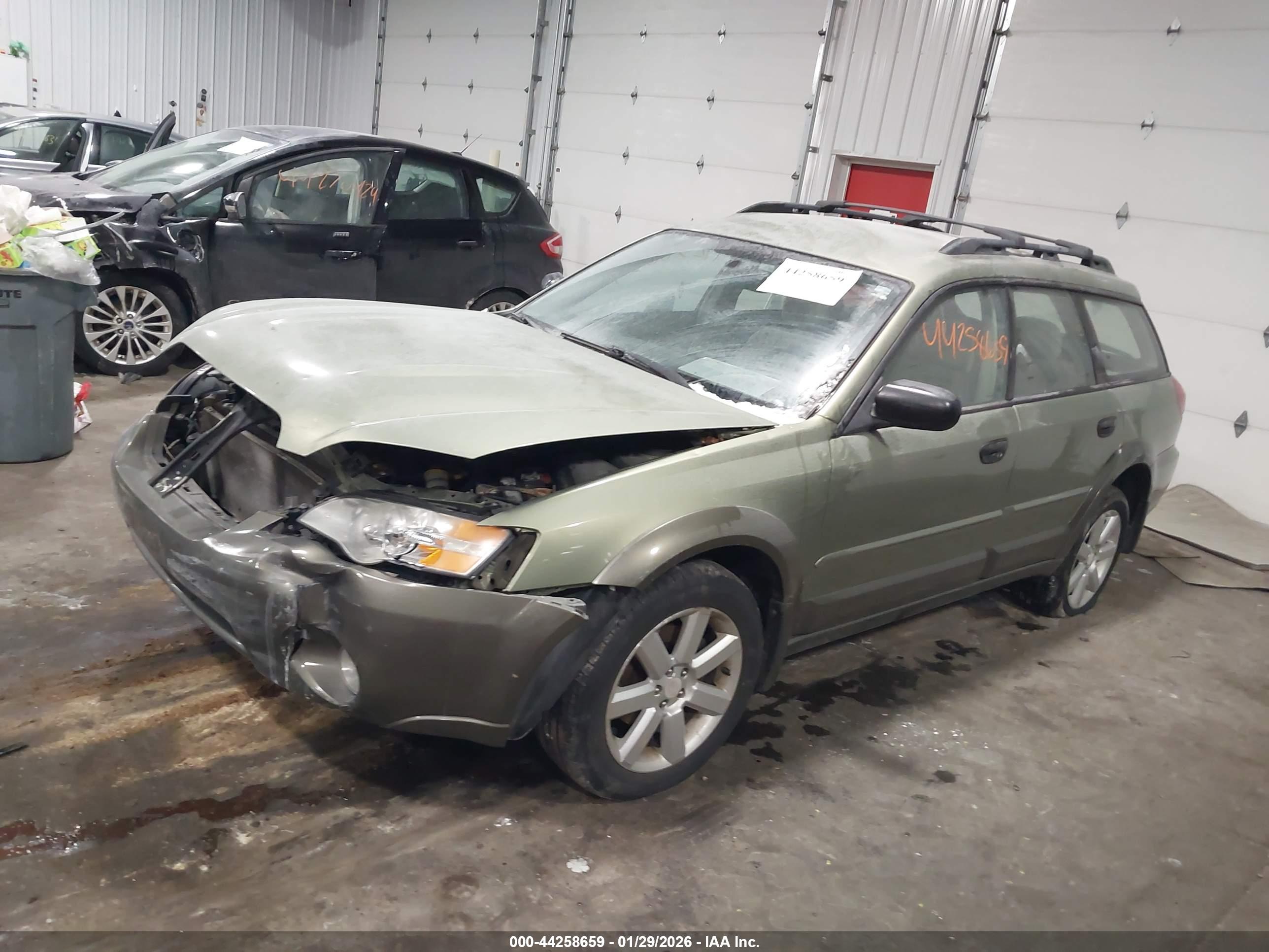 SUBARU OUTBACK image 2