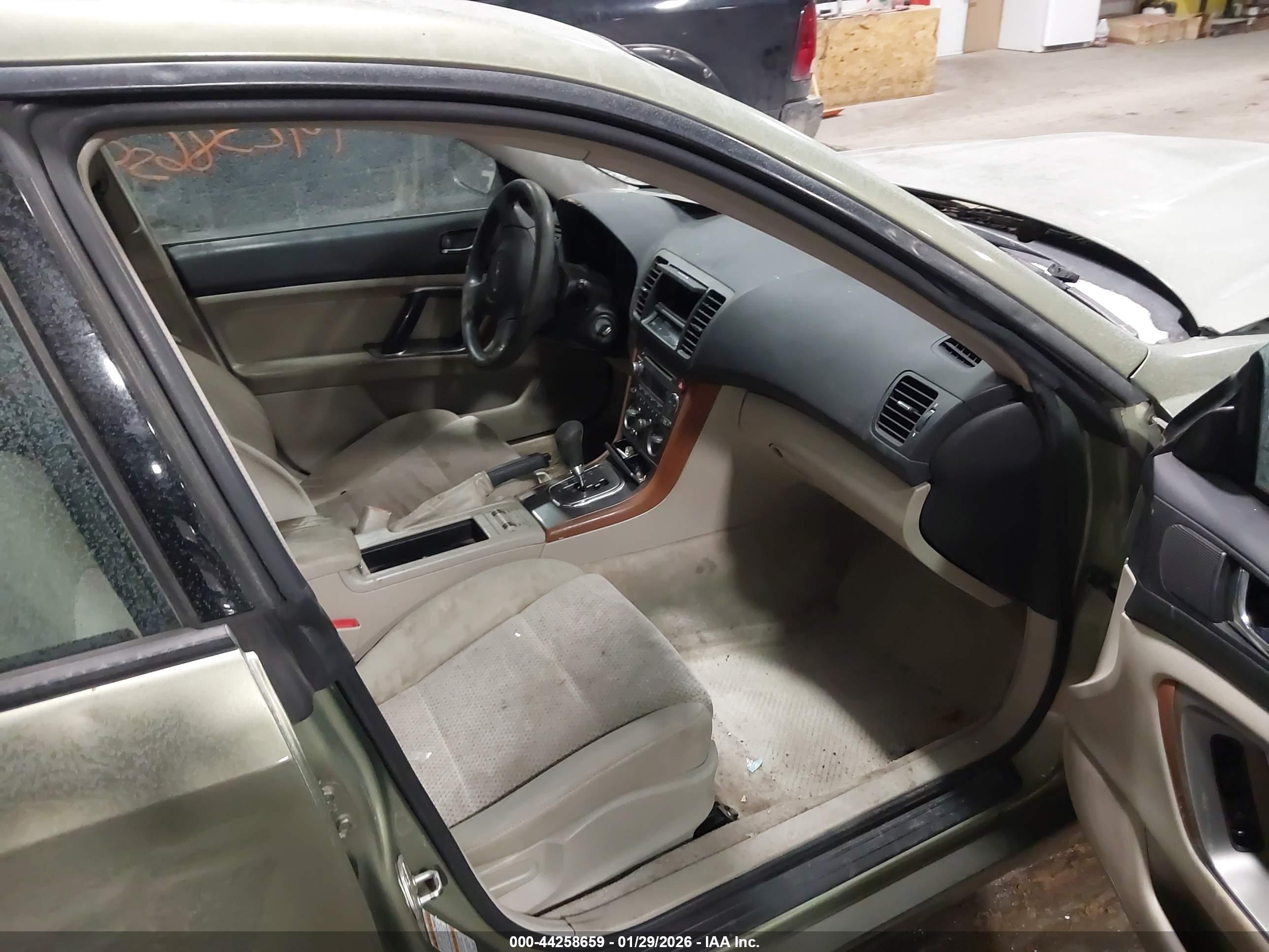 SUBARU OUTBACK image 5