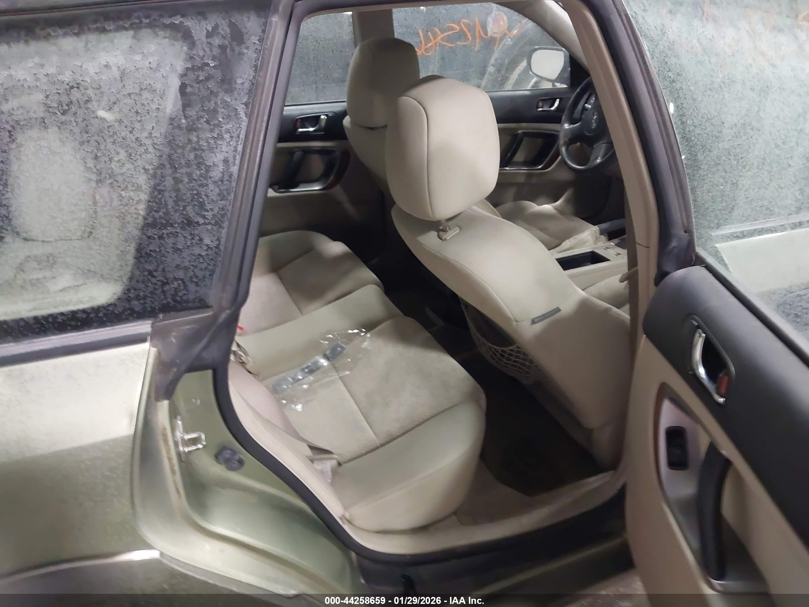 SUBARU OUTBACK image 8