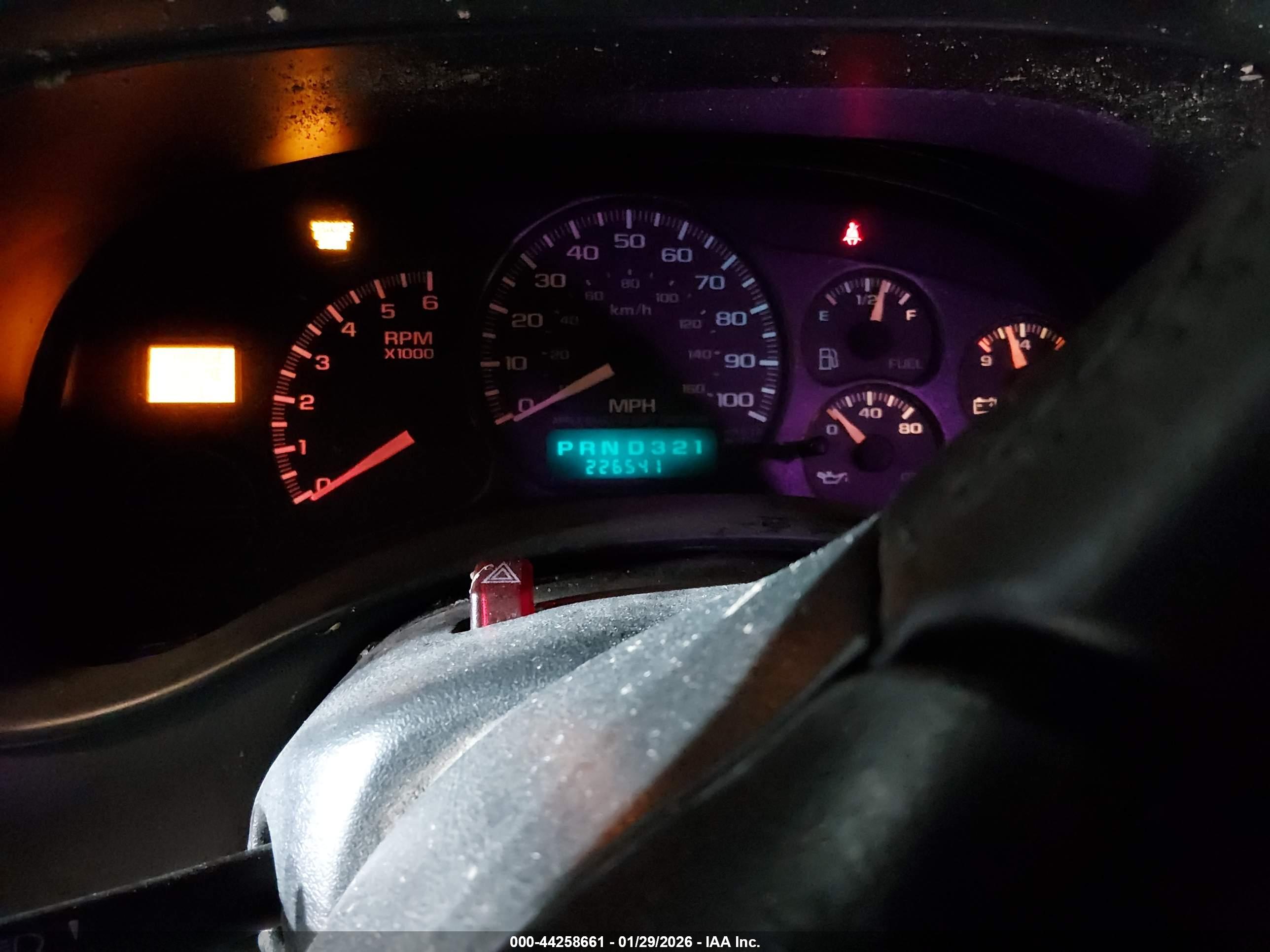 CHEVROLET SILVERADO image 7