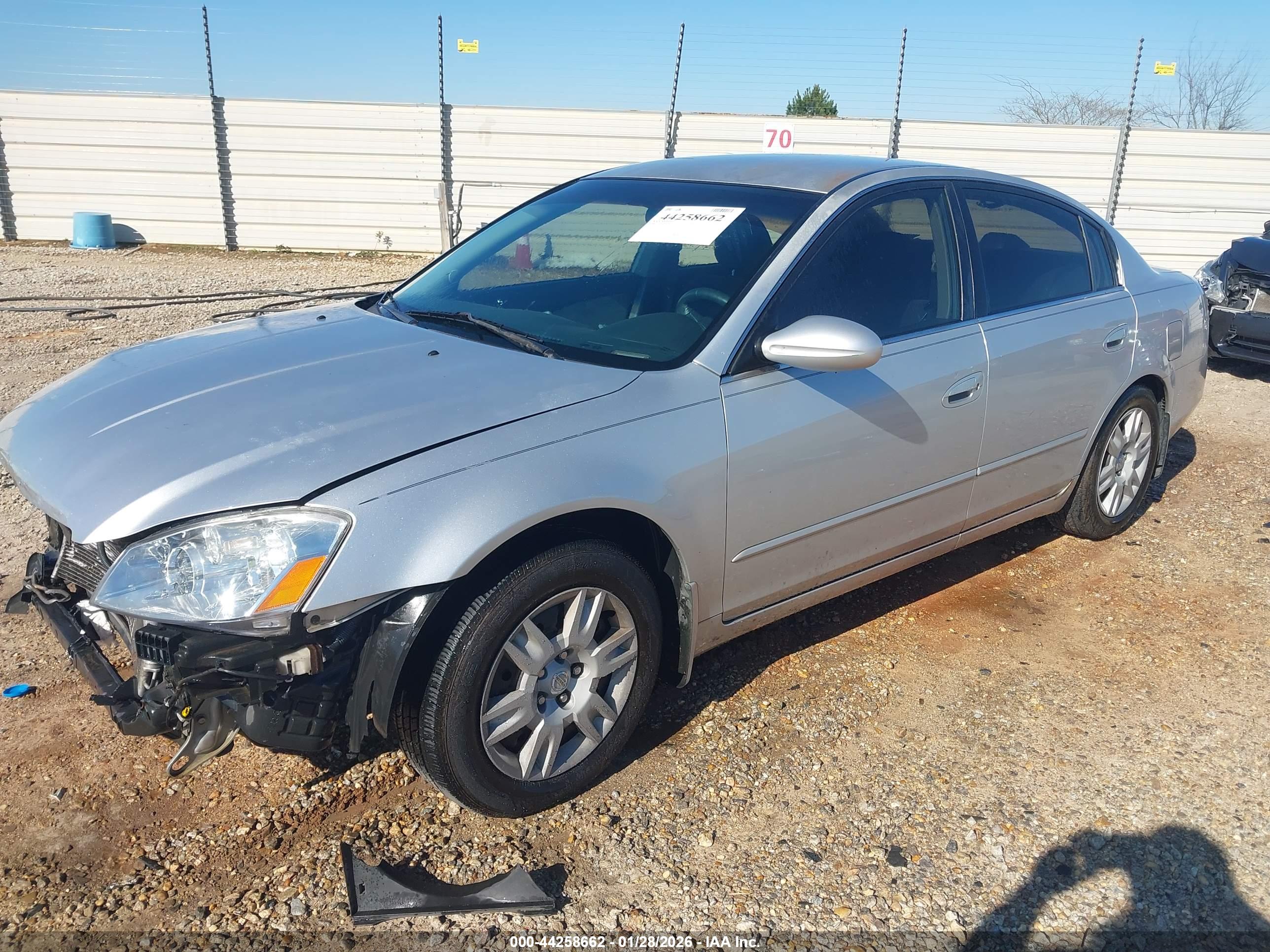 NISSAN ALTIMA image 2