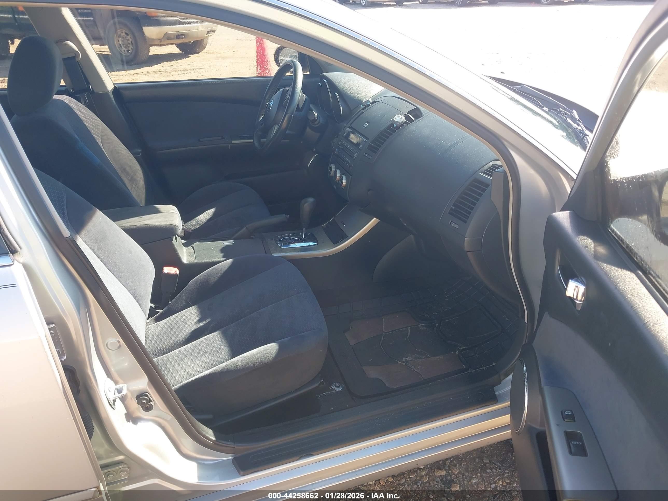 NISSAN ALTIMA image 5