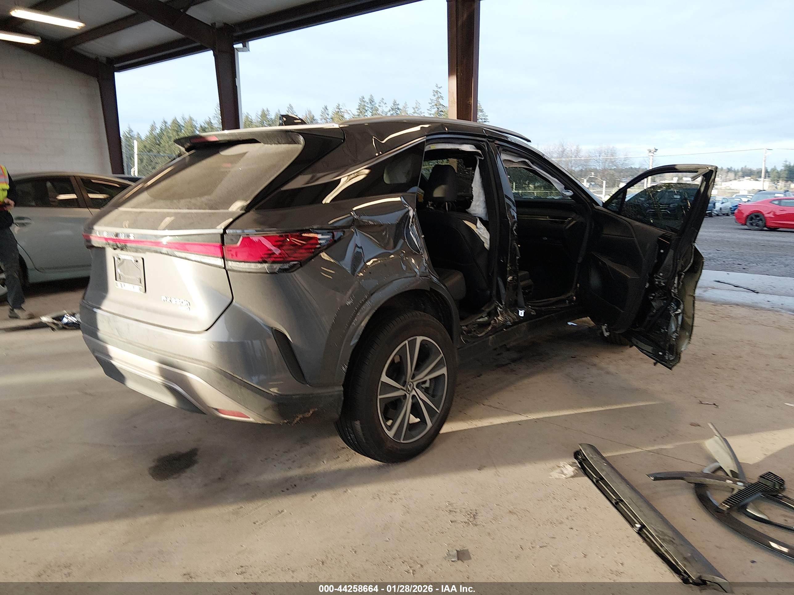 LEXUS RX image 4
