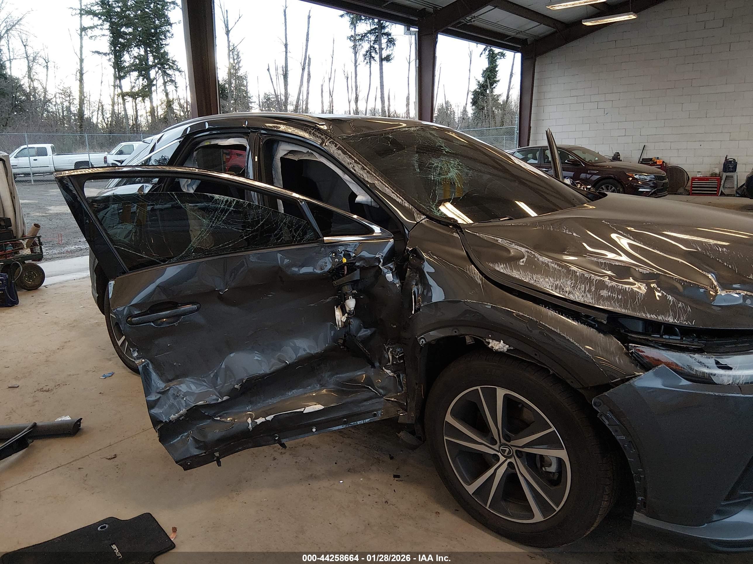 LEXUS RX image 6