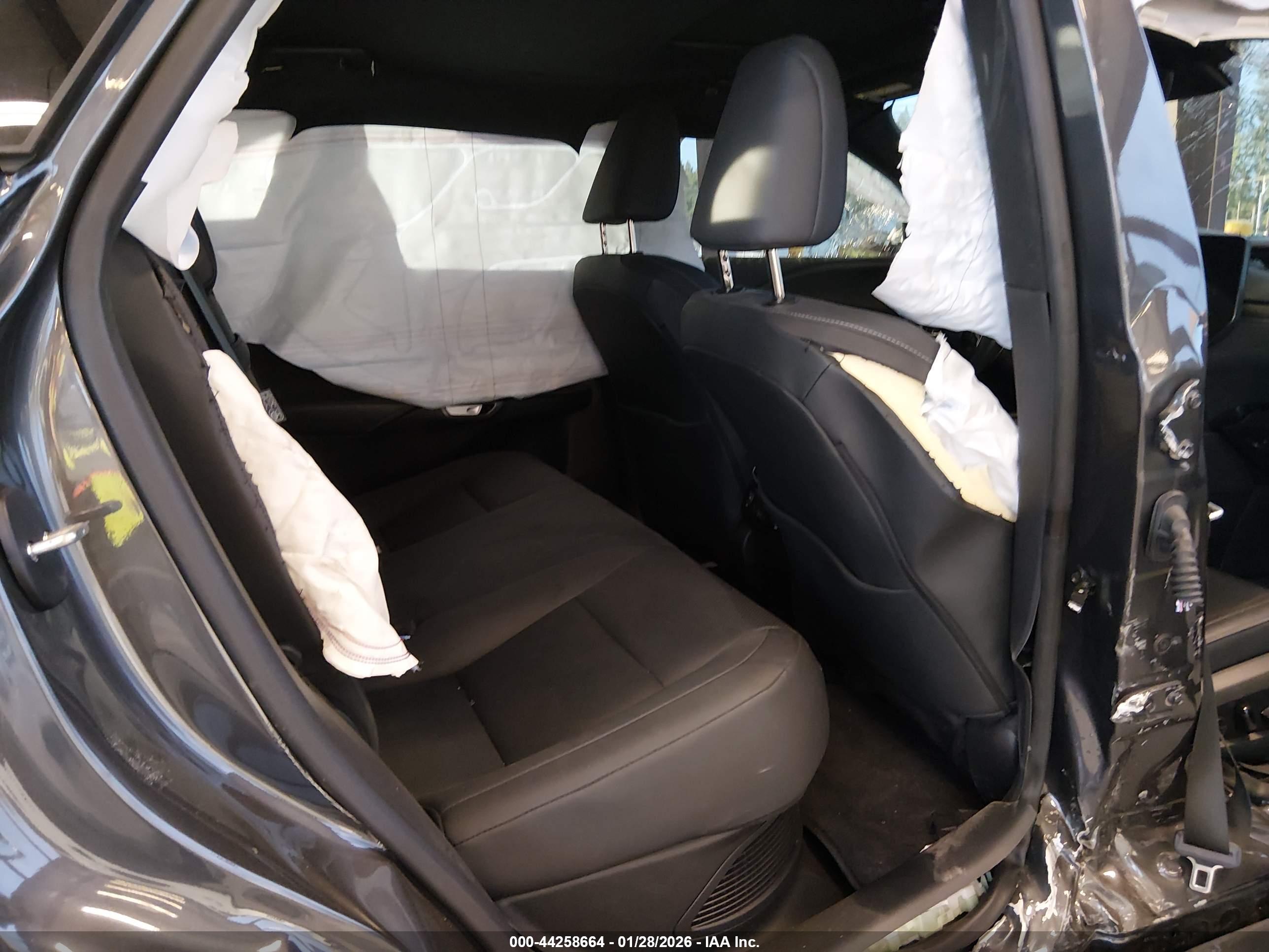 LEXUS RX image 8