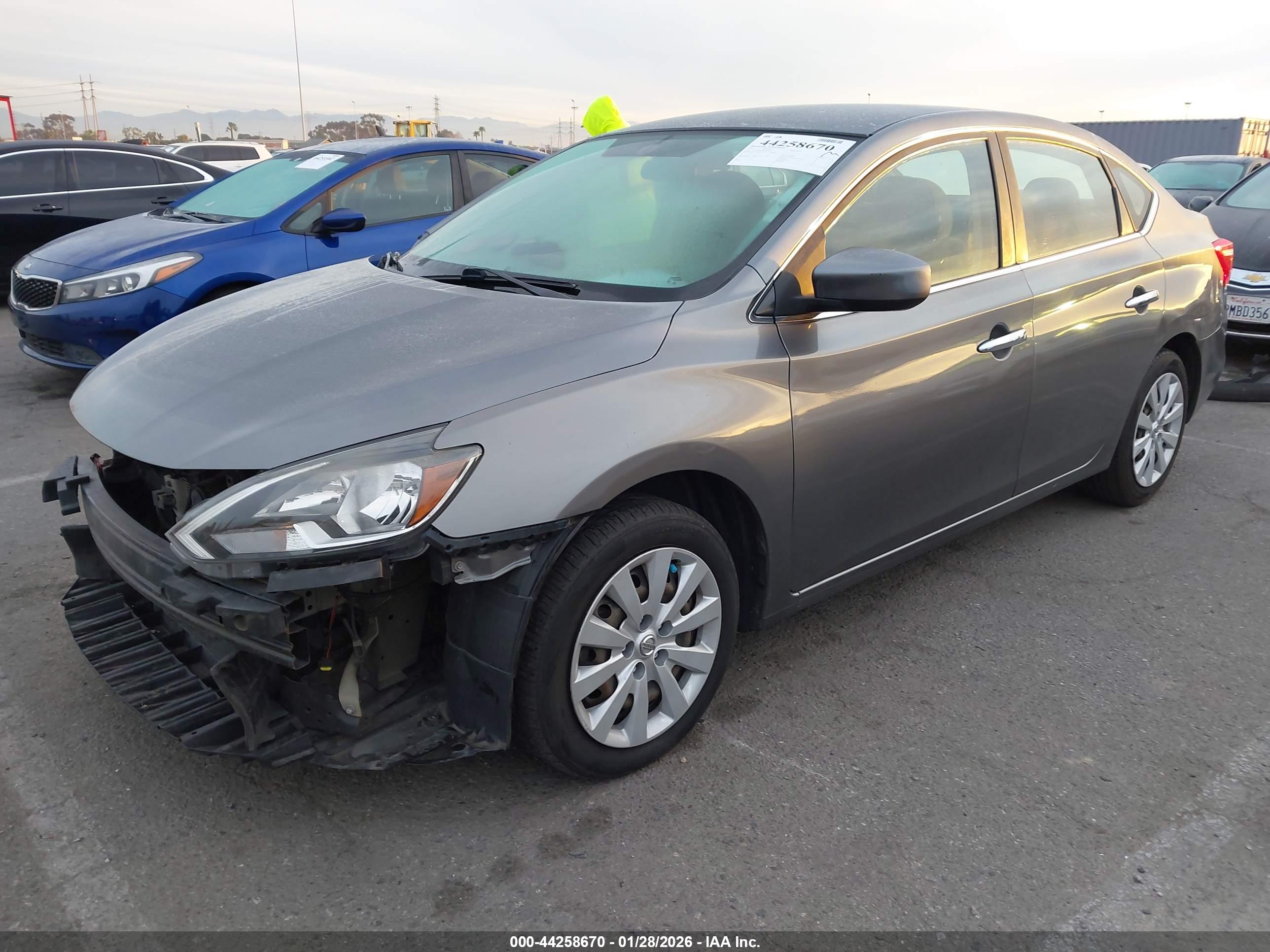 NISSAN SENTRA image 2