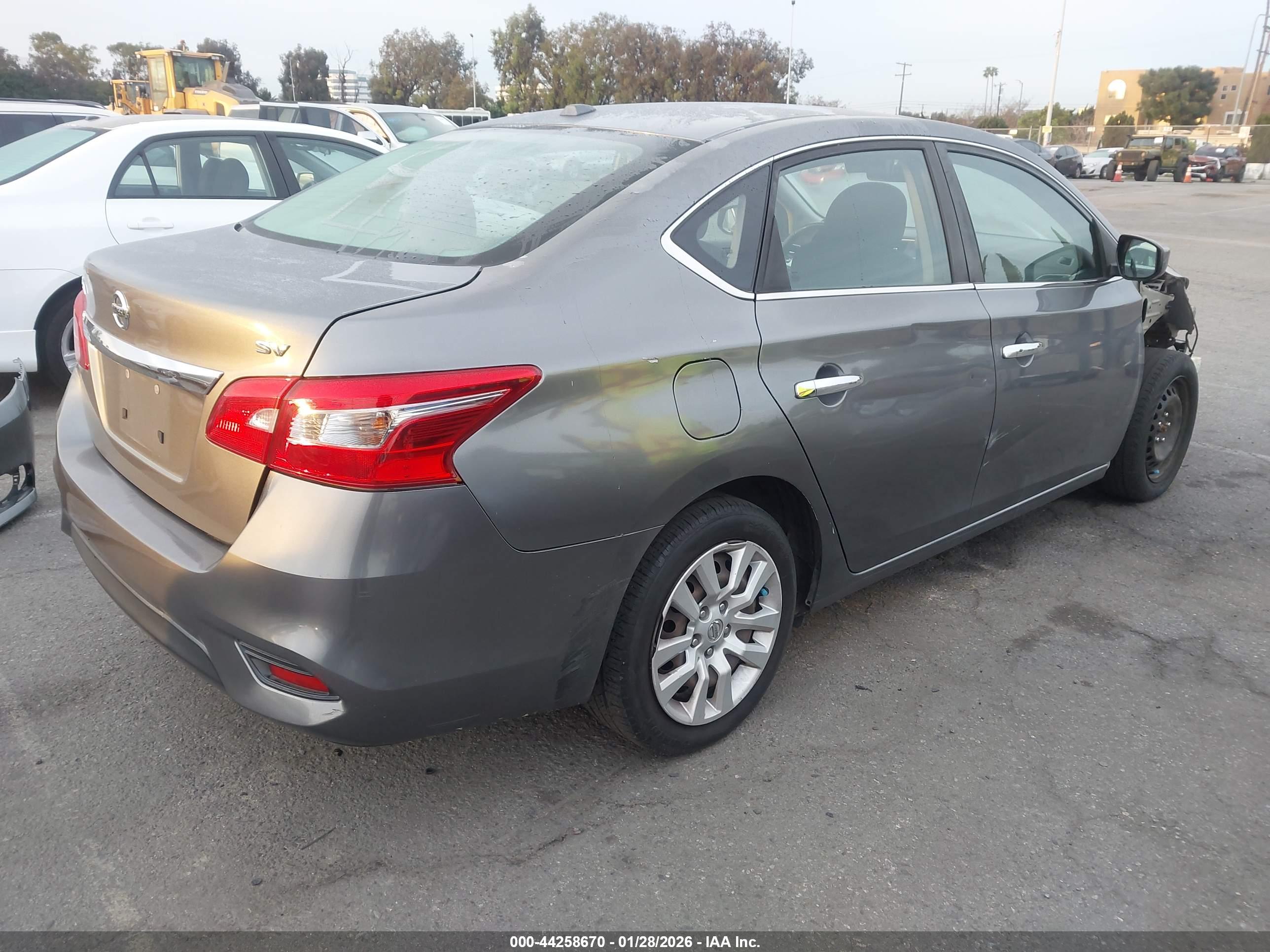 NISSAN SENTRA image 4