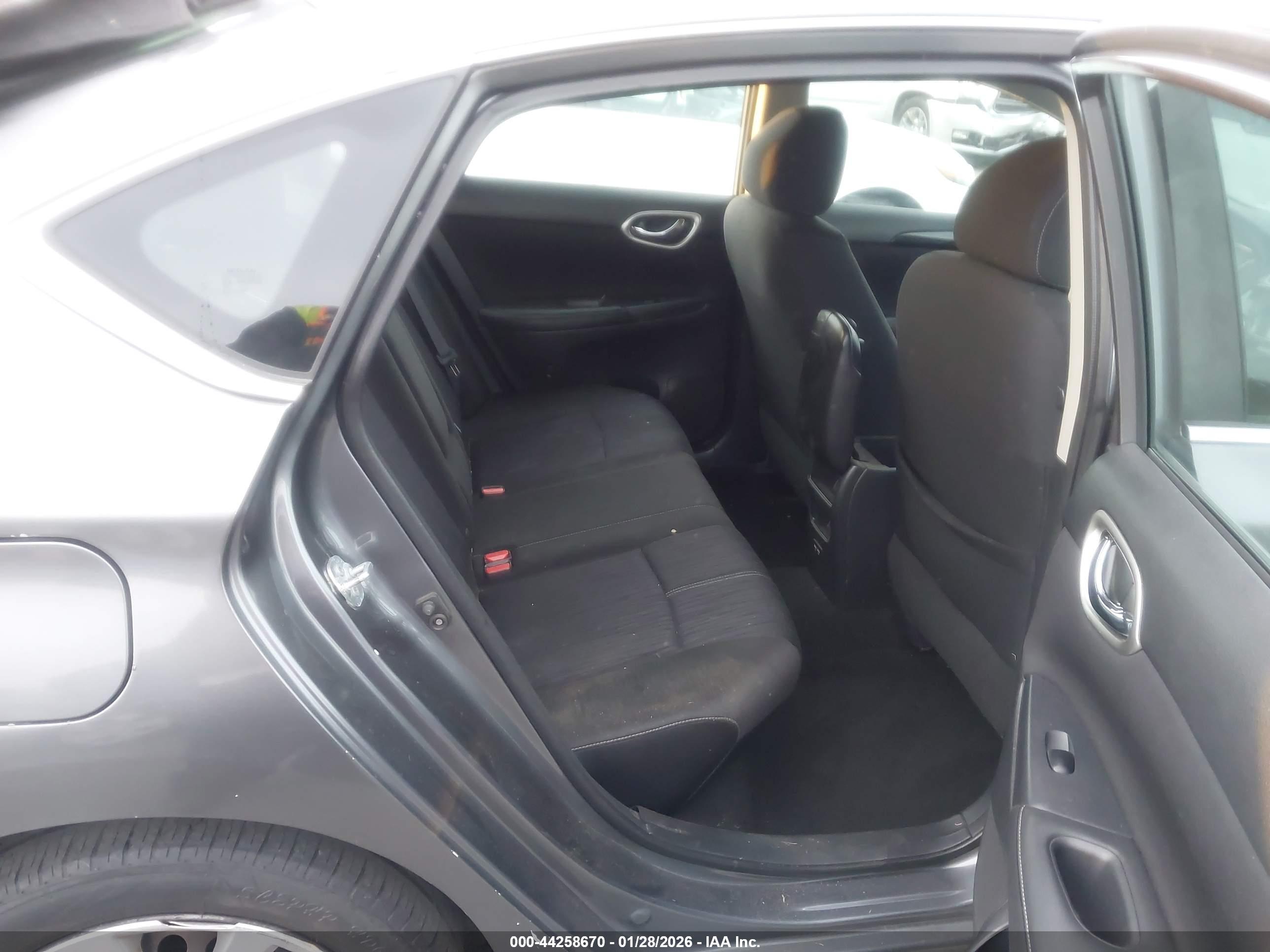 NISSAN SENTRA image 8