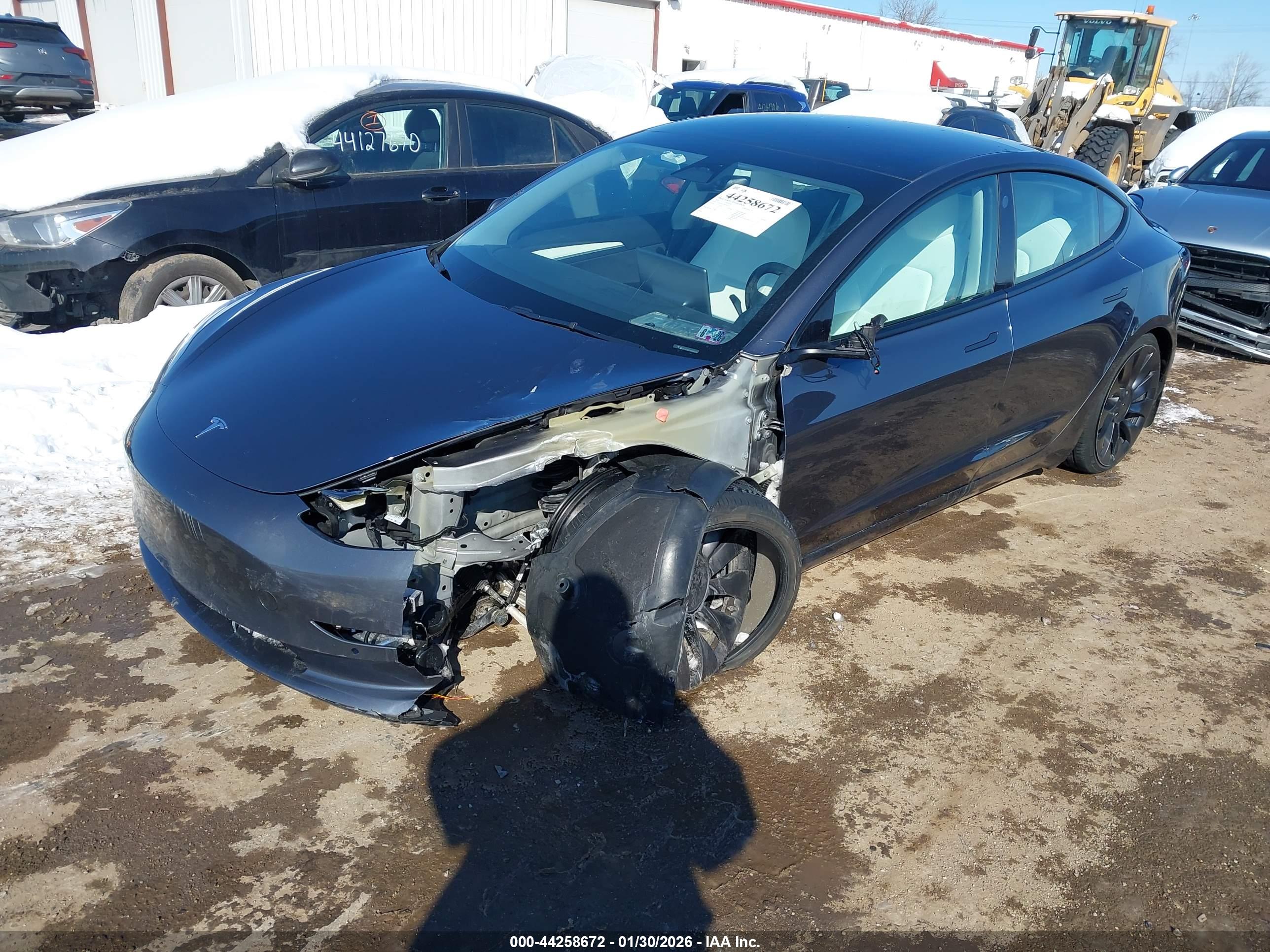 TESLA MODEL image 2