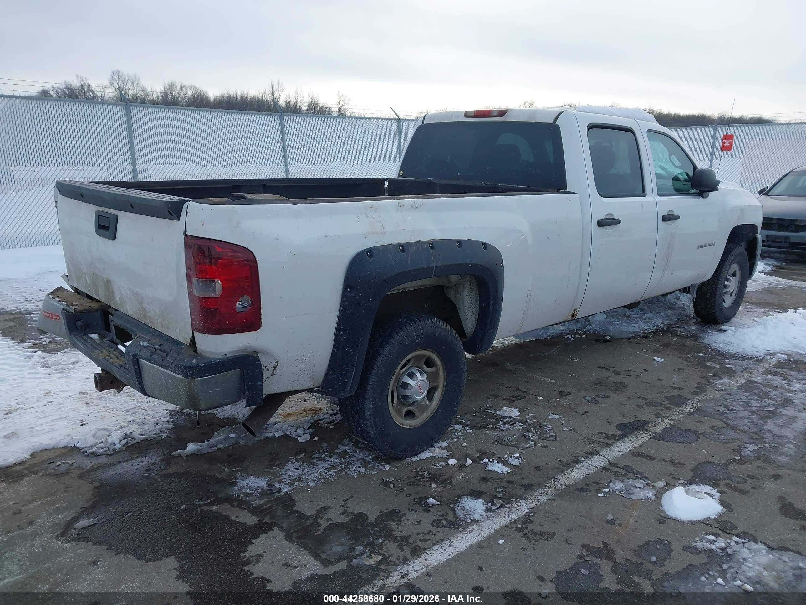 CHEVROLET SILVERADO image 4