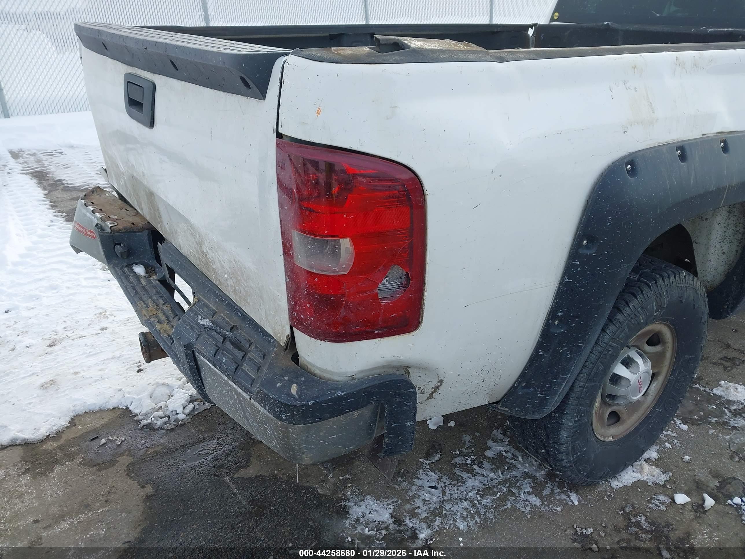 CHEVROLET SILVERADO image 6
