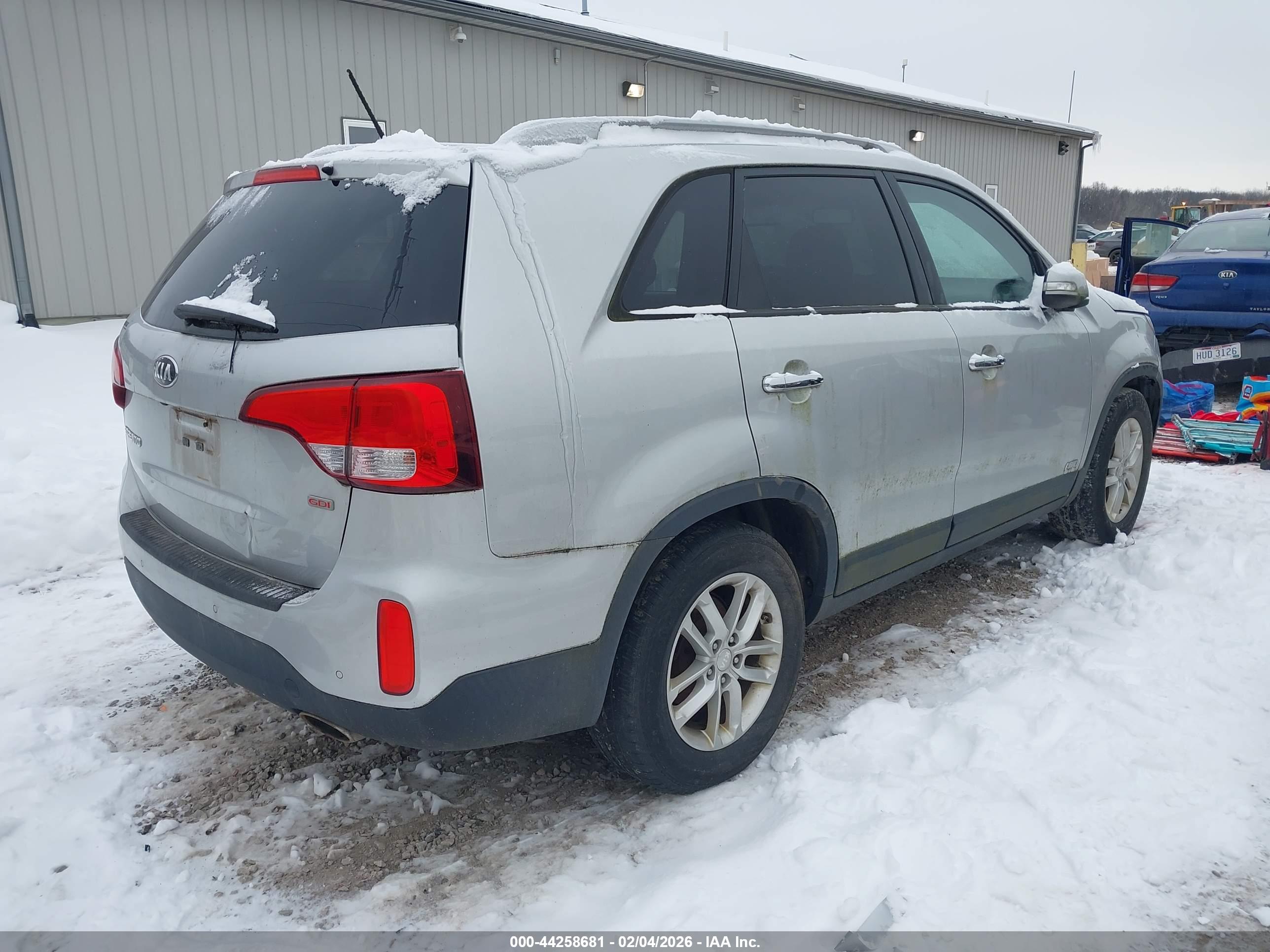 KIA SORENTO image 4