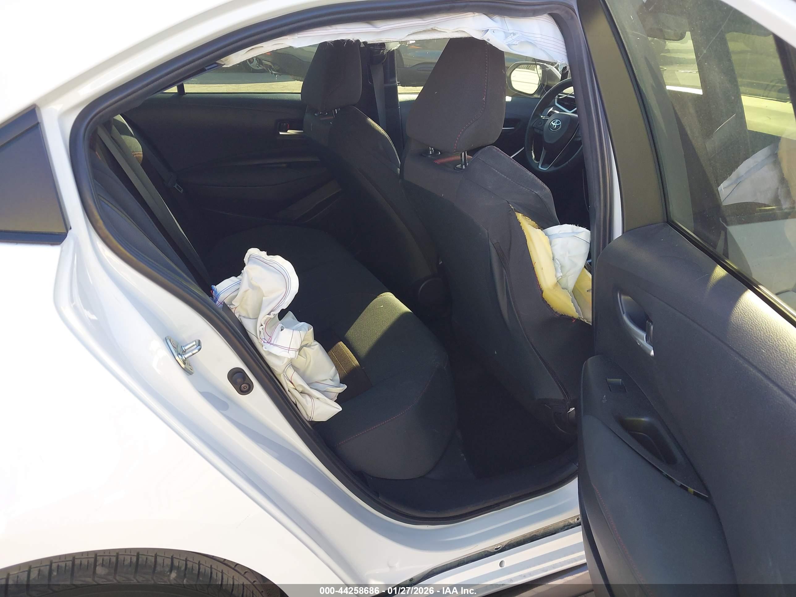 TOYOTA COROLLA image 8