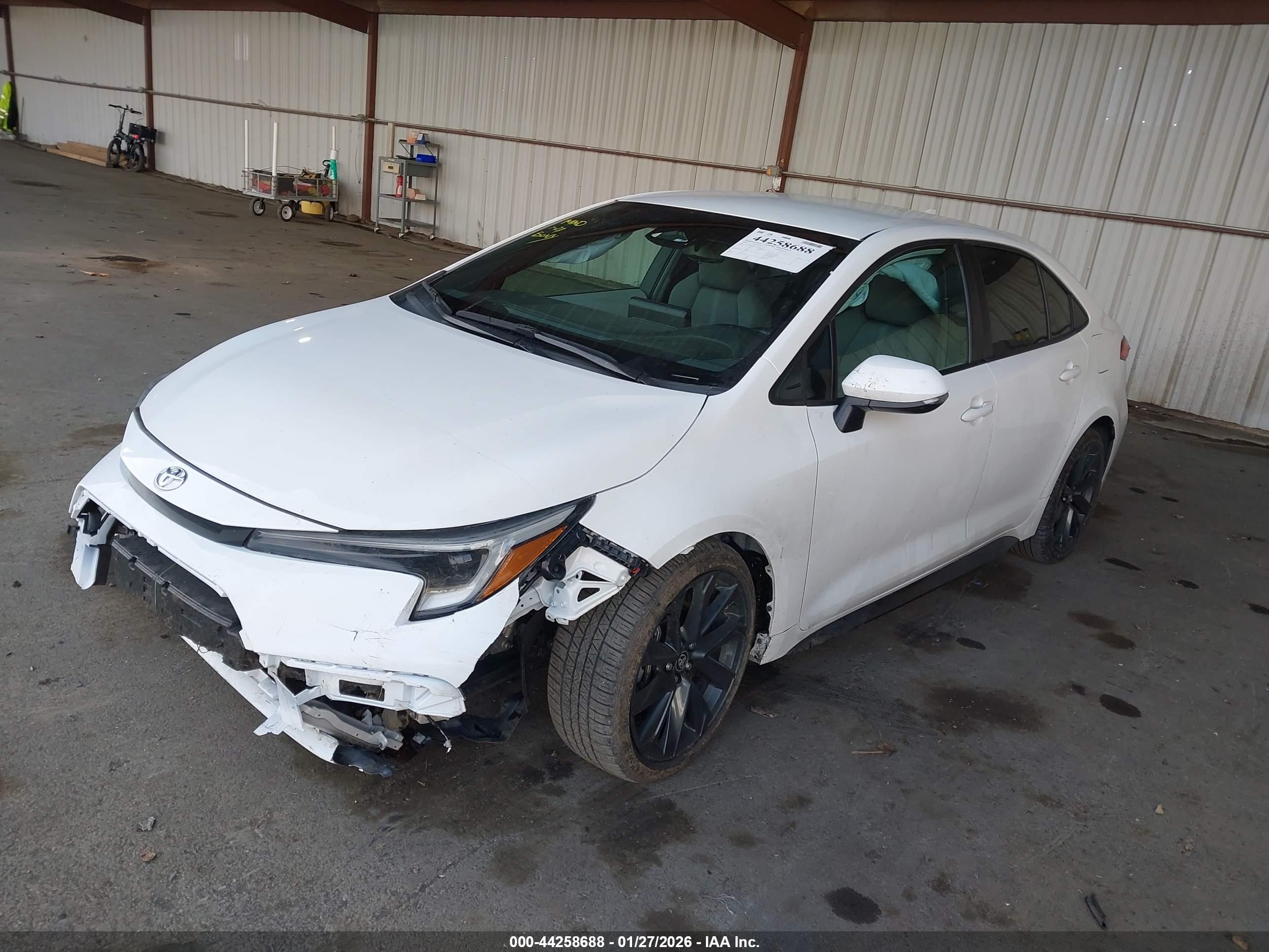 TOYOTA COROLLA image 2