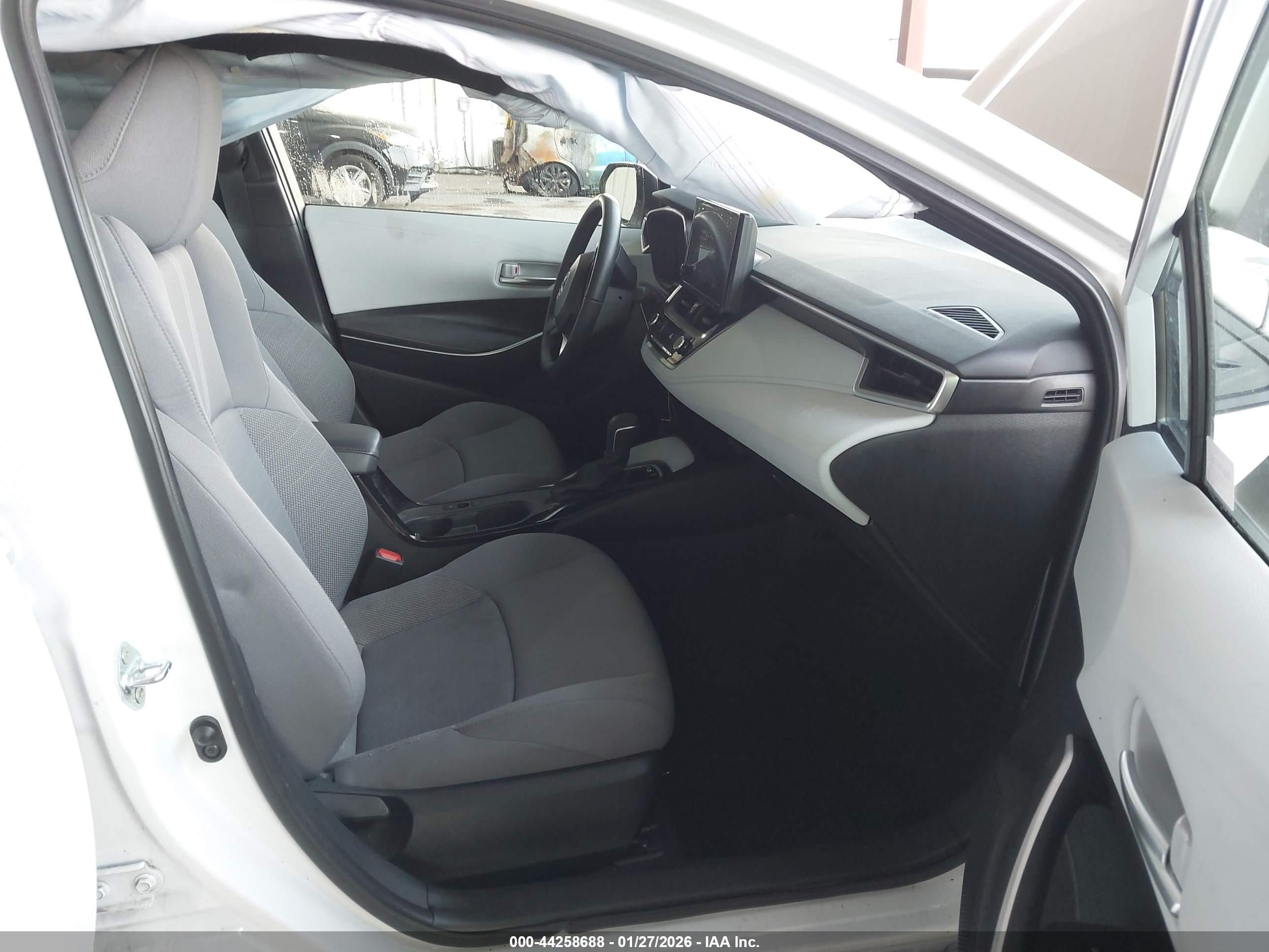 TOYOTA COROLLA image 5