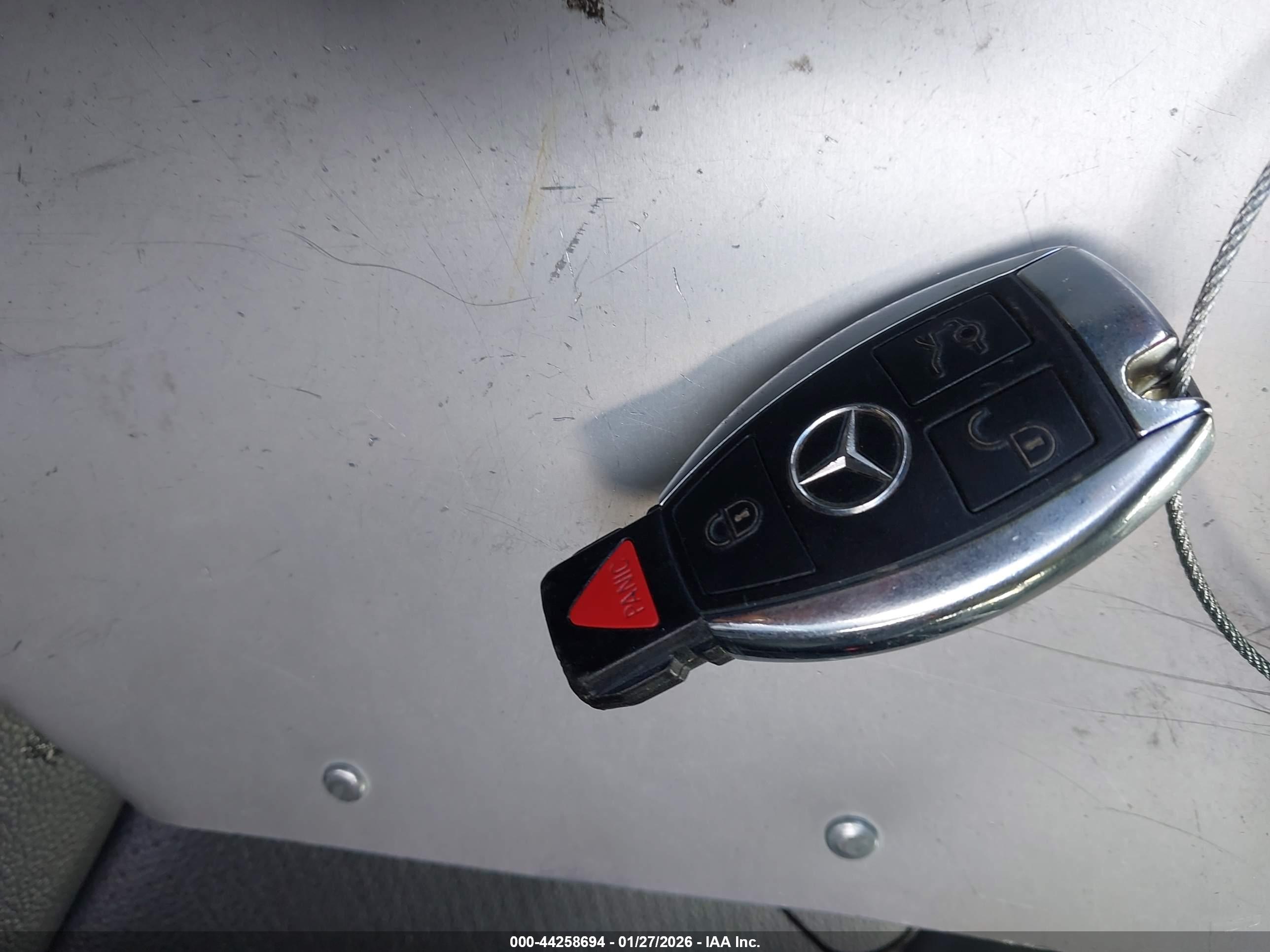 MERCEDES-BENZ GLK image 11