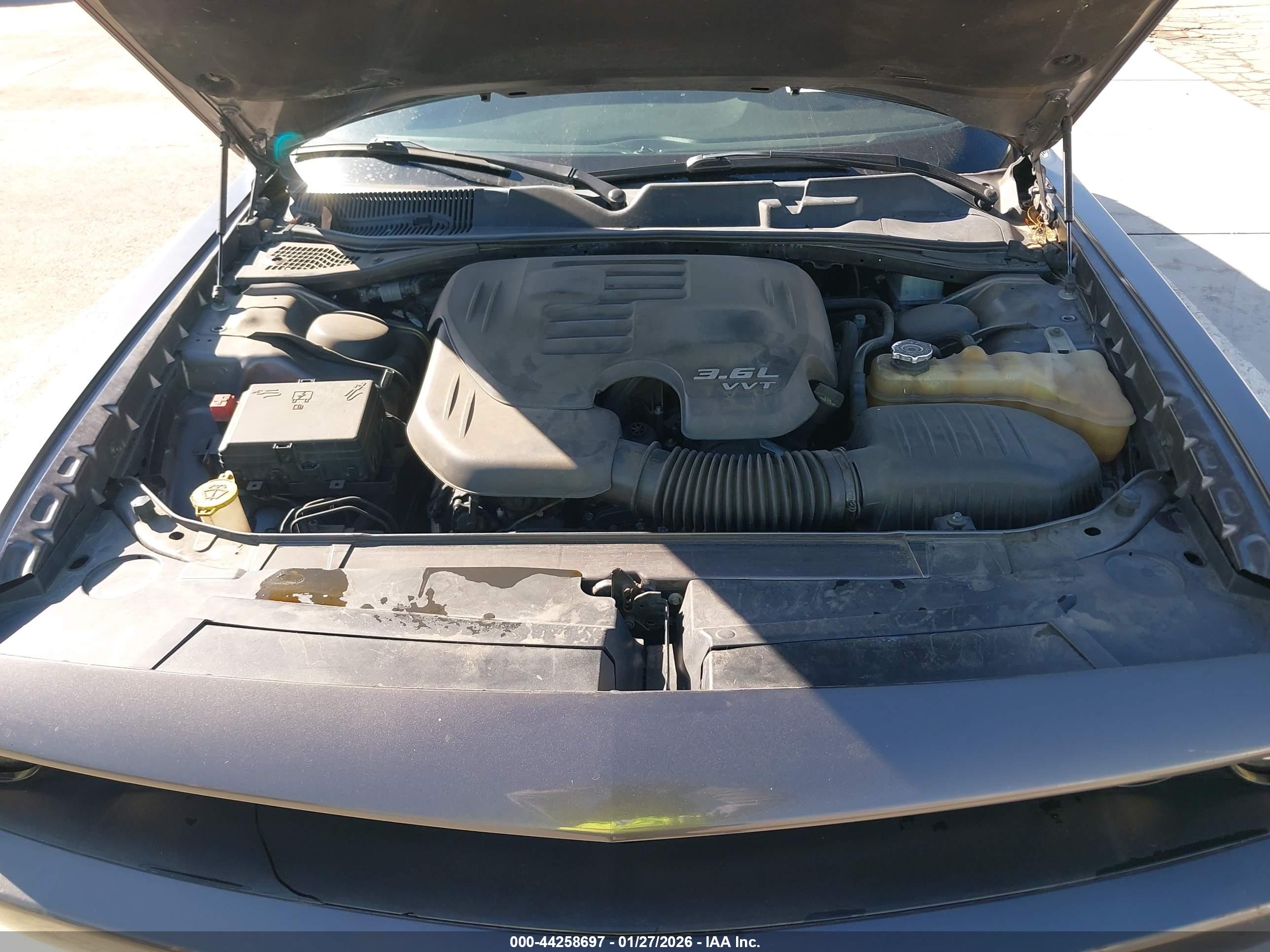 DODGE CHALLENGER image 10