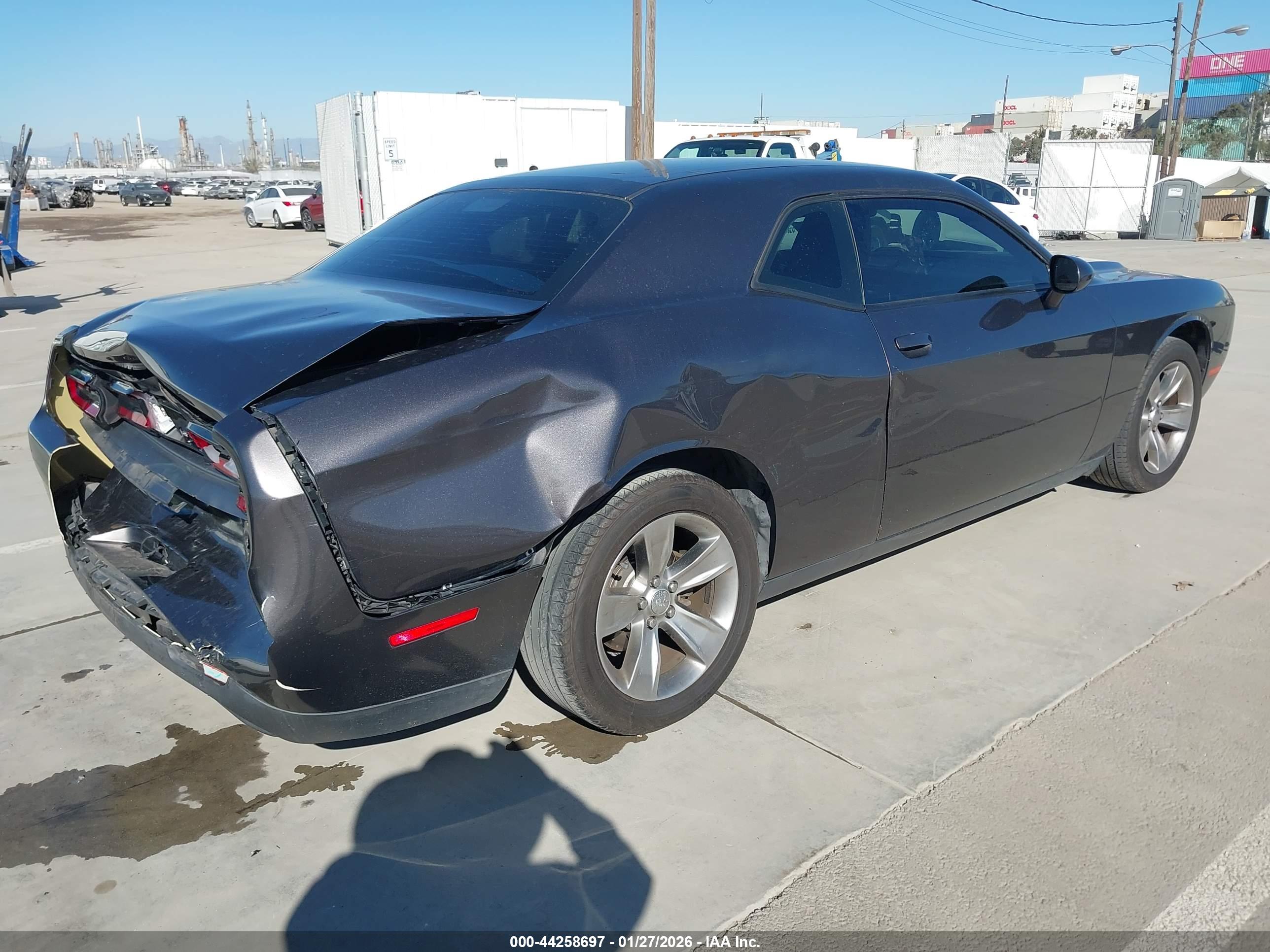DODGE CHALLENGER image 4
