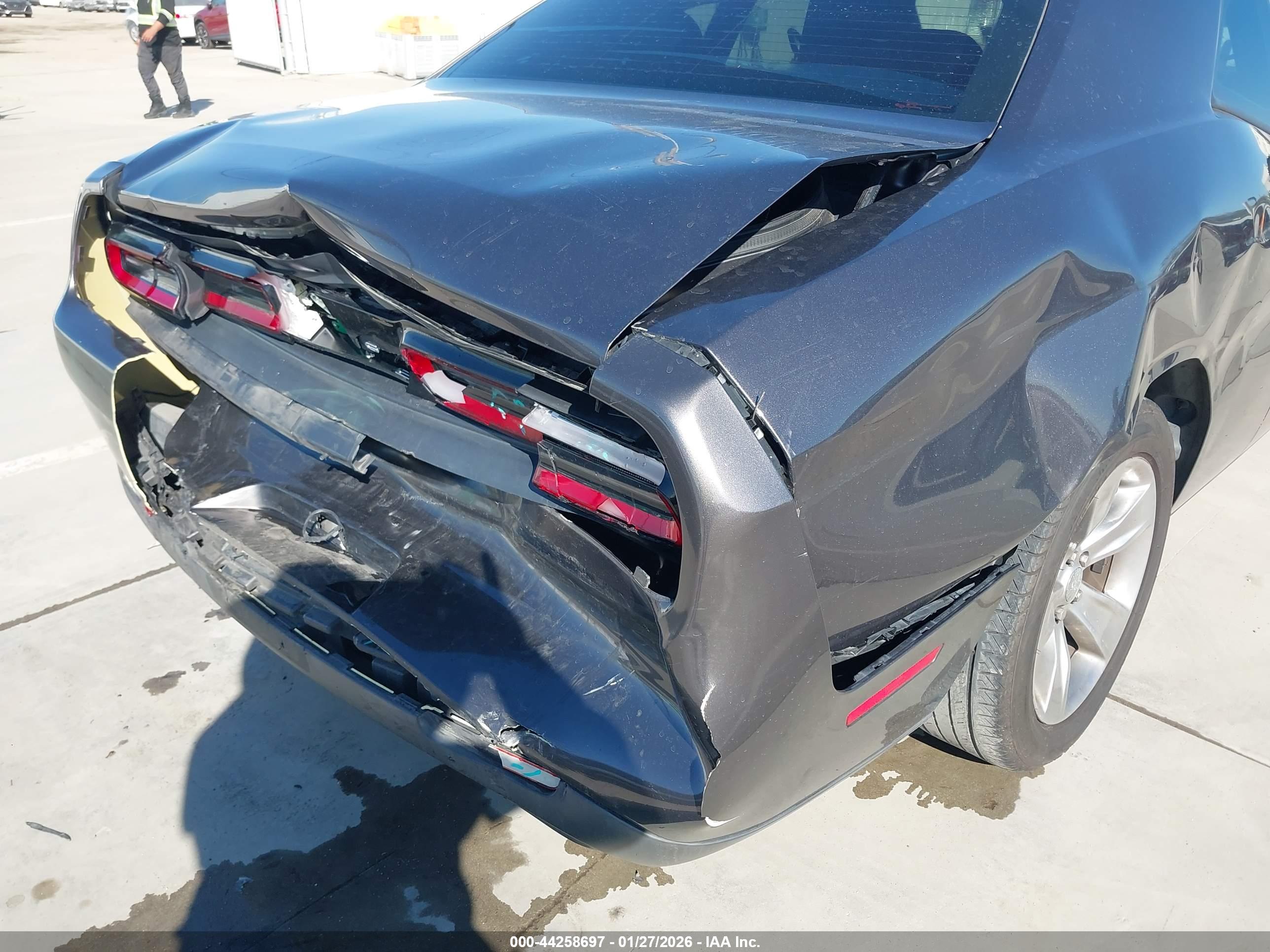DODGE CHALLENGER image 6