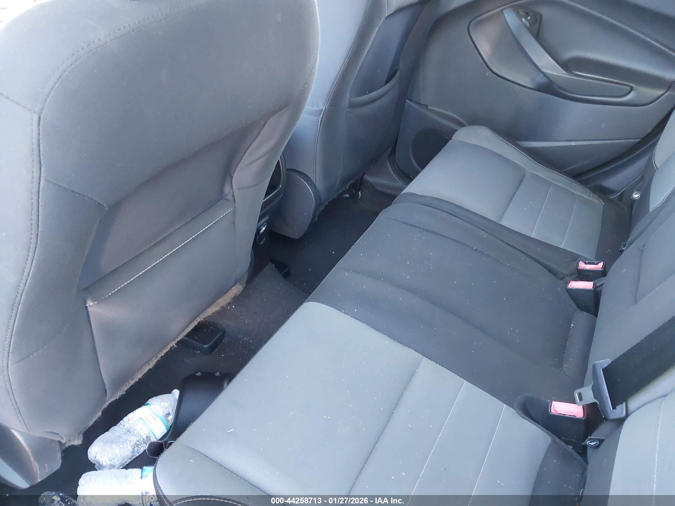 FORD ESCAPE image 8