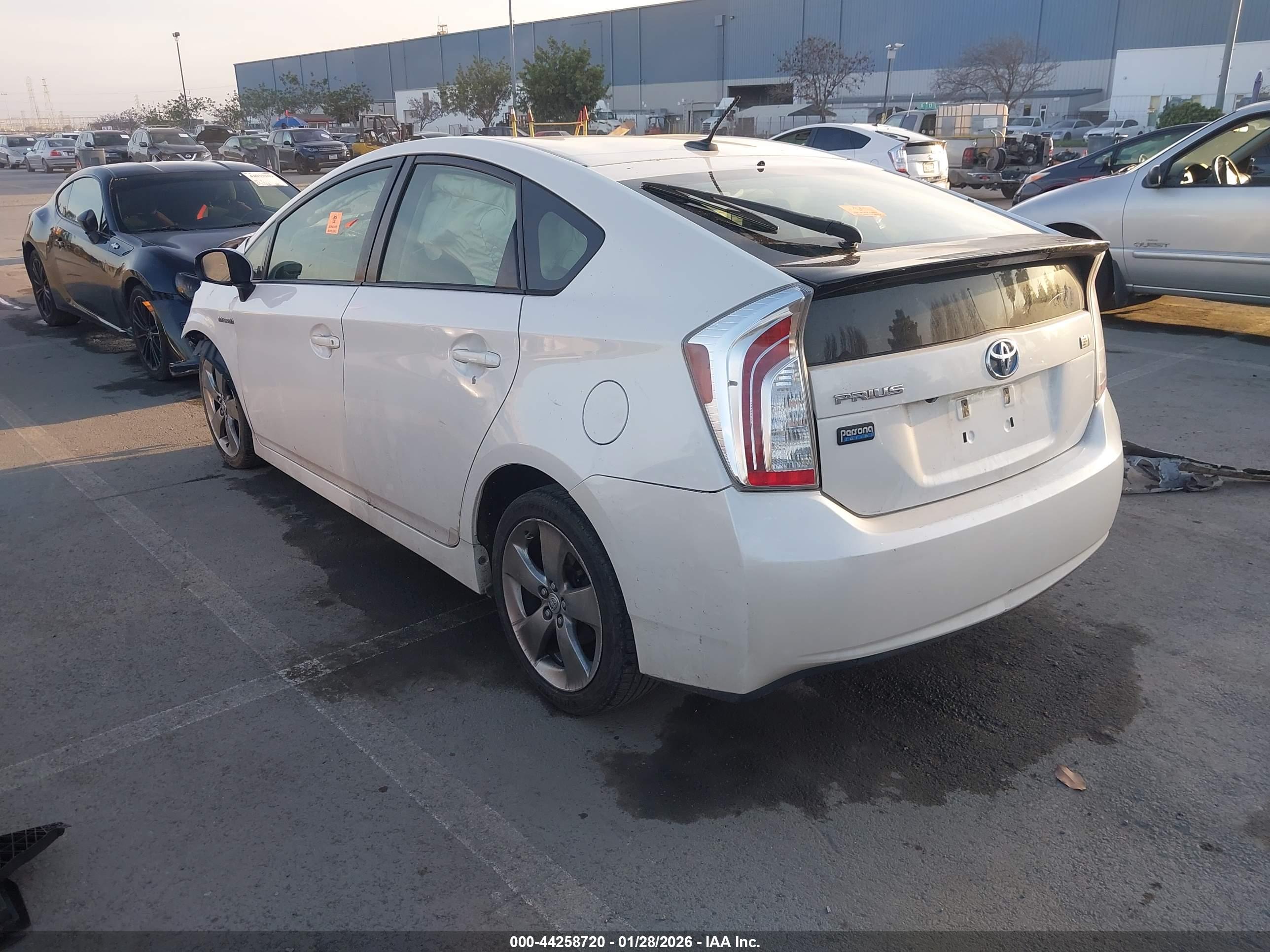 TOYOTA PRIUS image 3