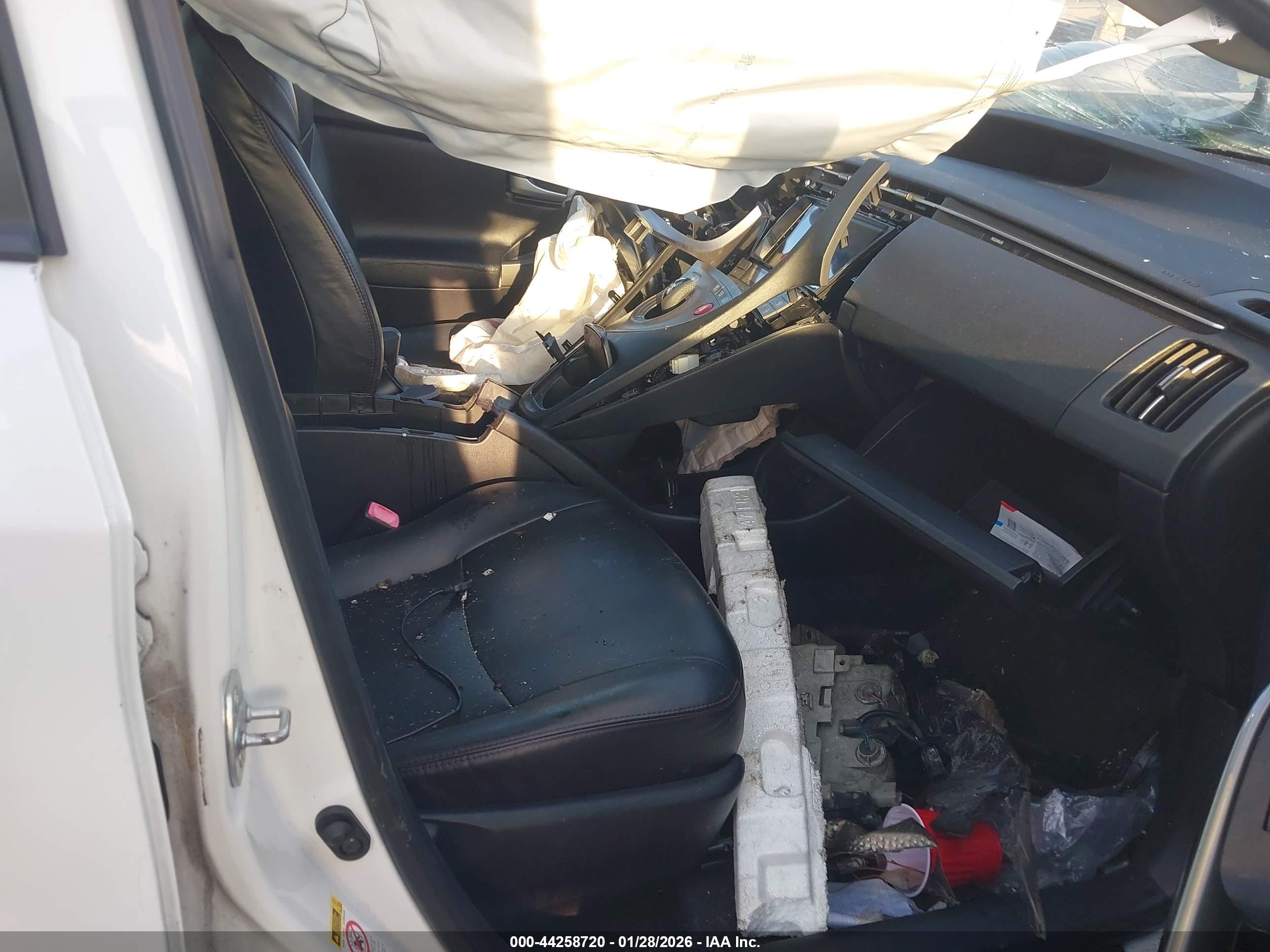 TOYOTA PRIUS image 5