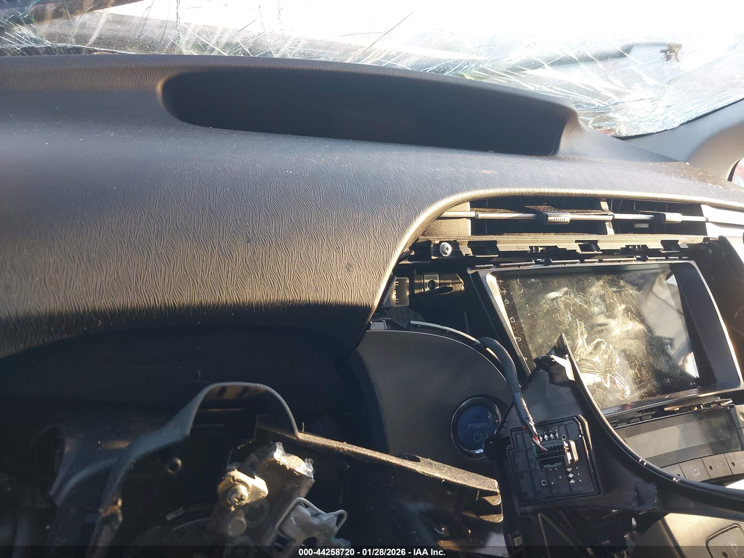 TOYOTA PRIUS image 7