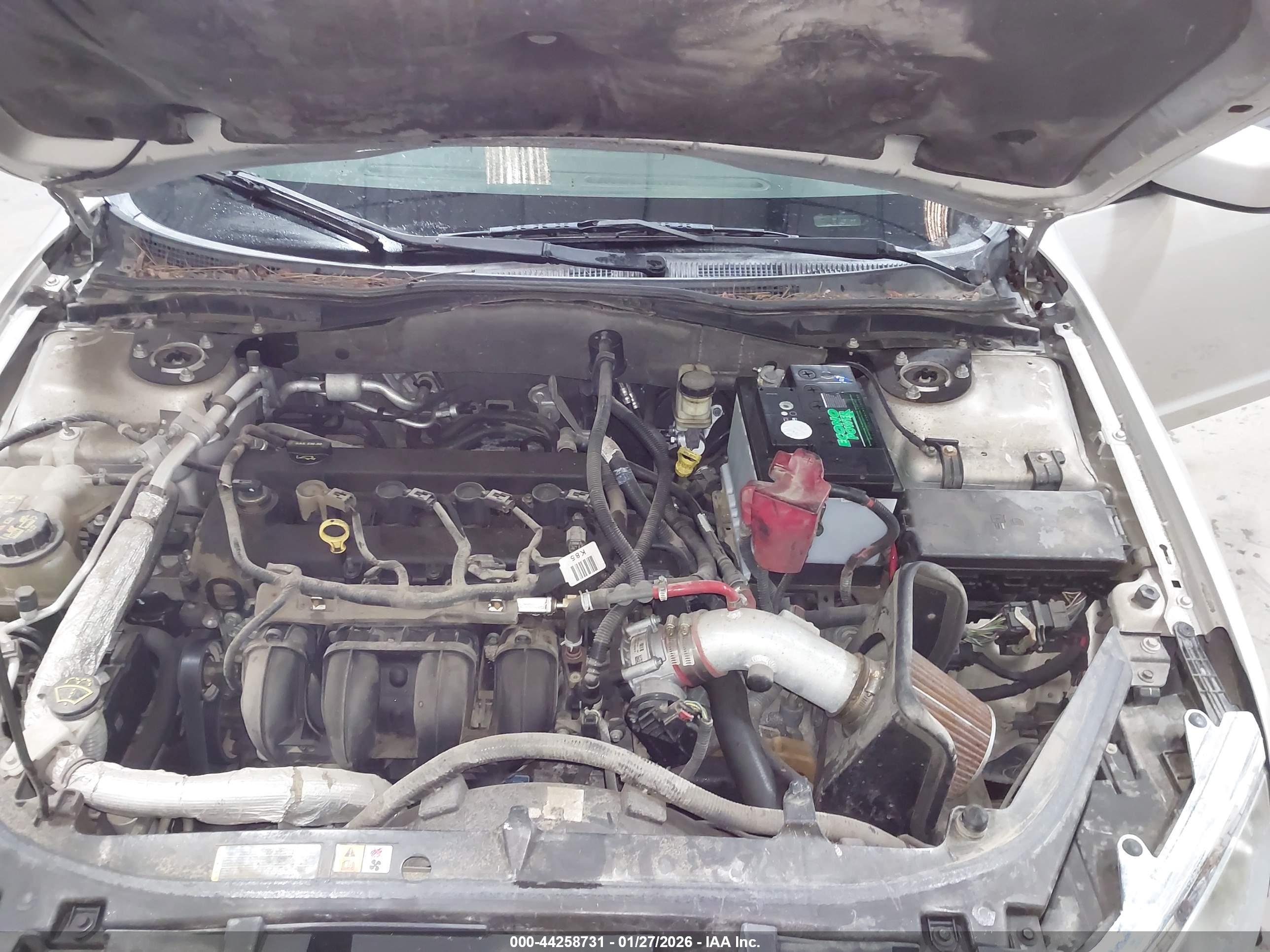 FORD FUSION image 10