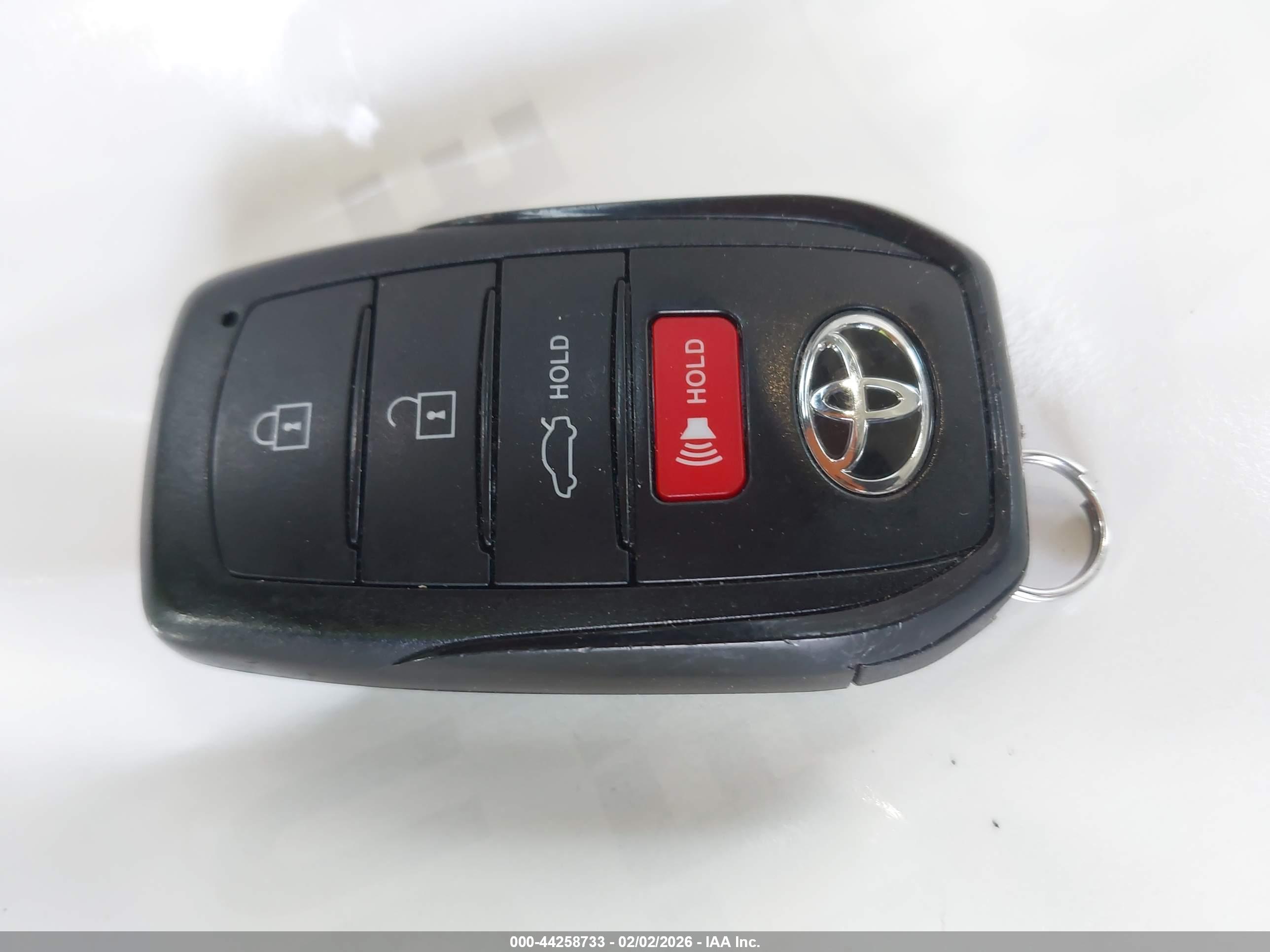 TOYOTA CAMRY image 11