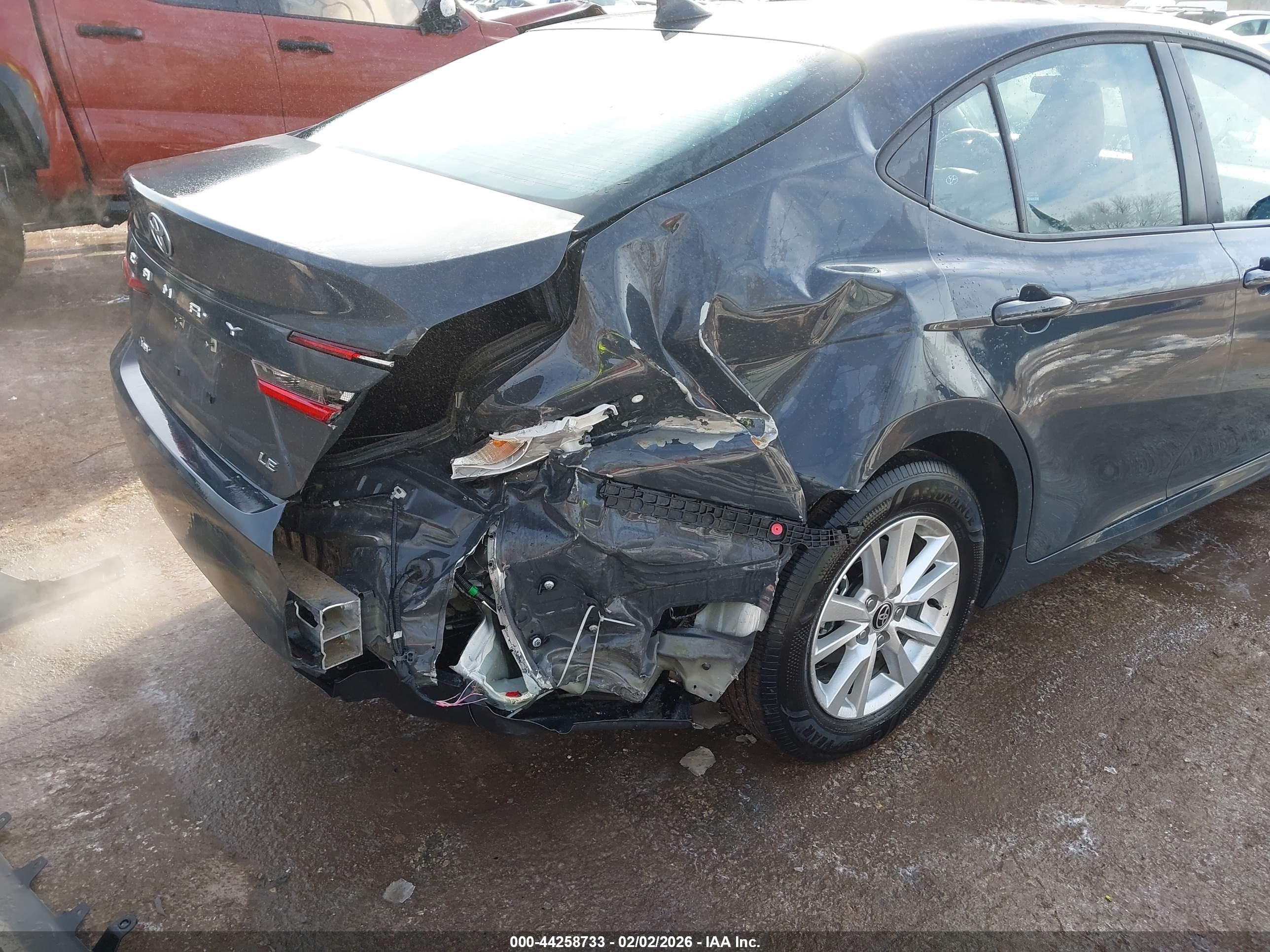 TOYOTA CAMRY image 6