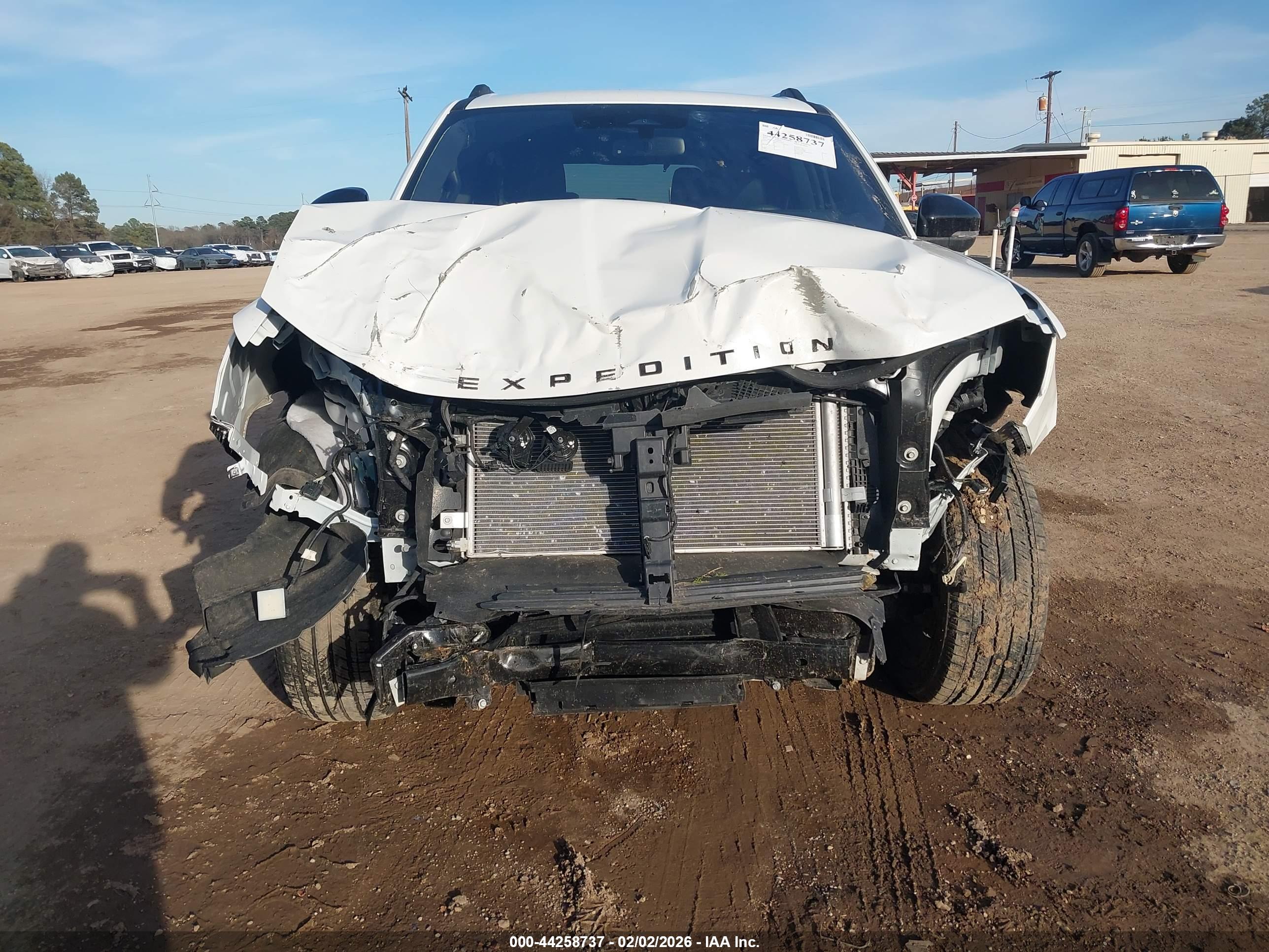 FORD EXPEDITION image 6