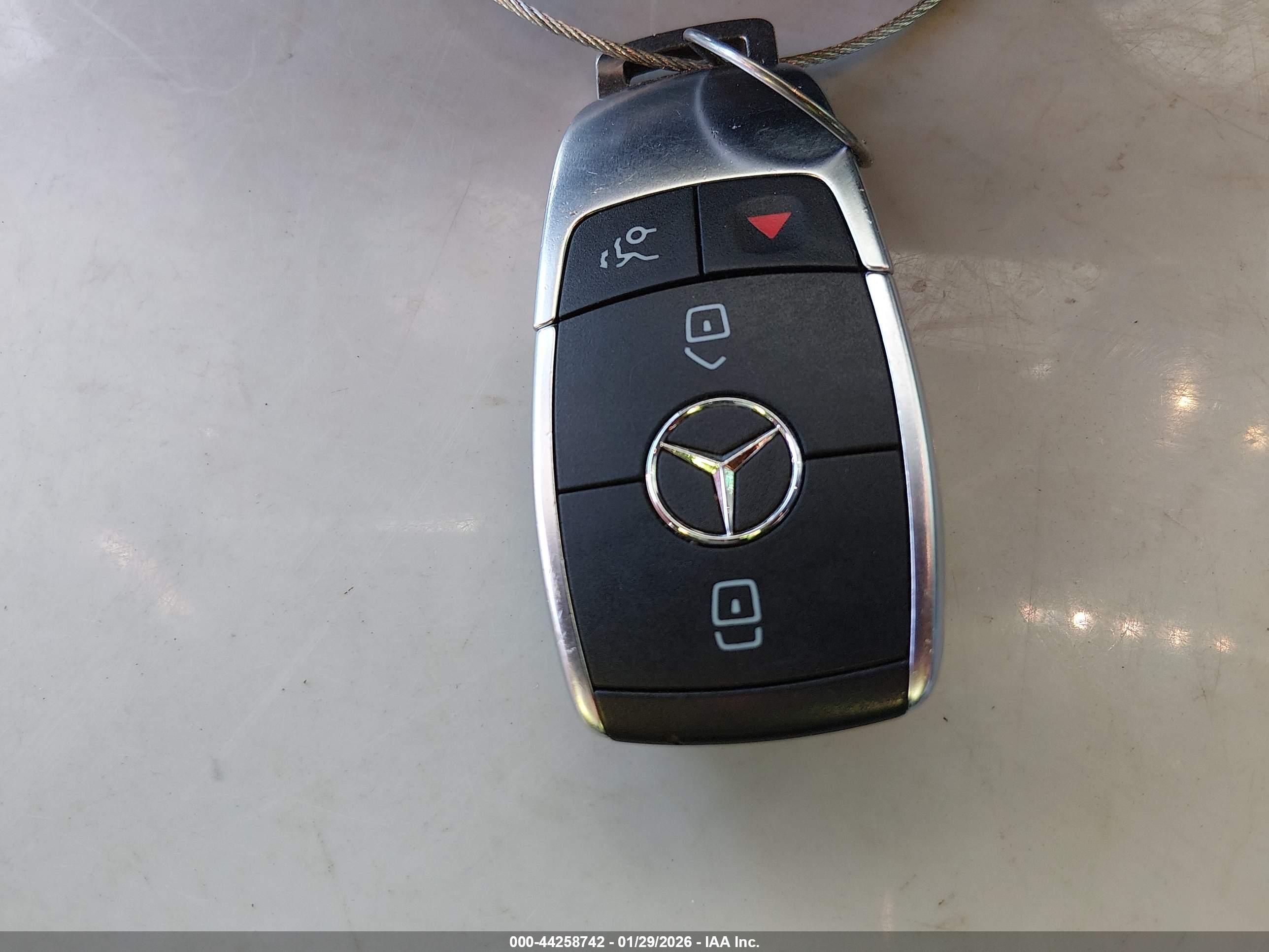 MERCEDES-BENZ C image 11