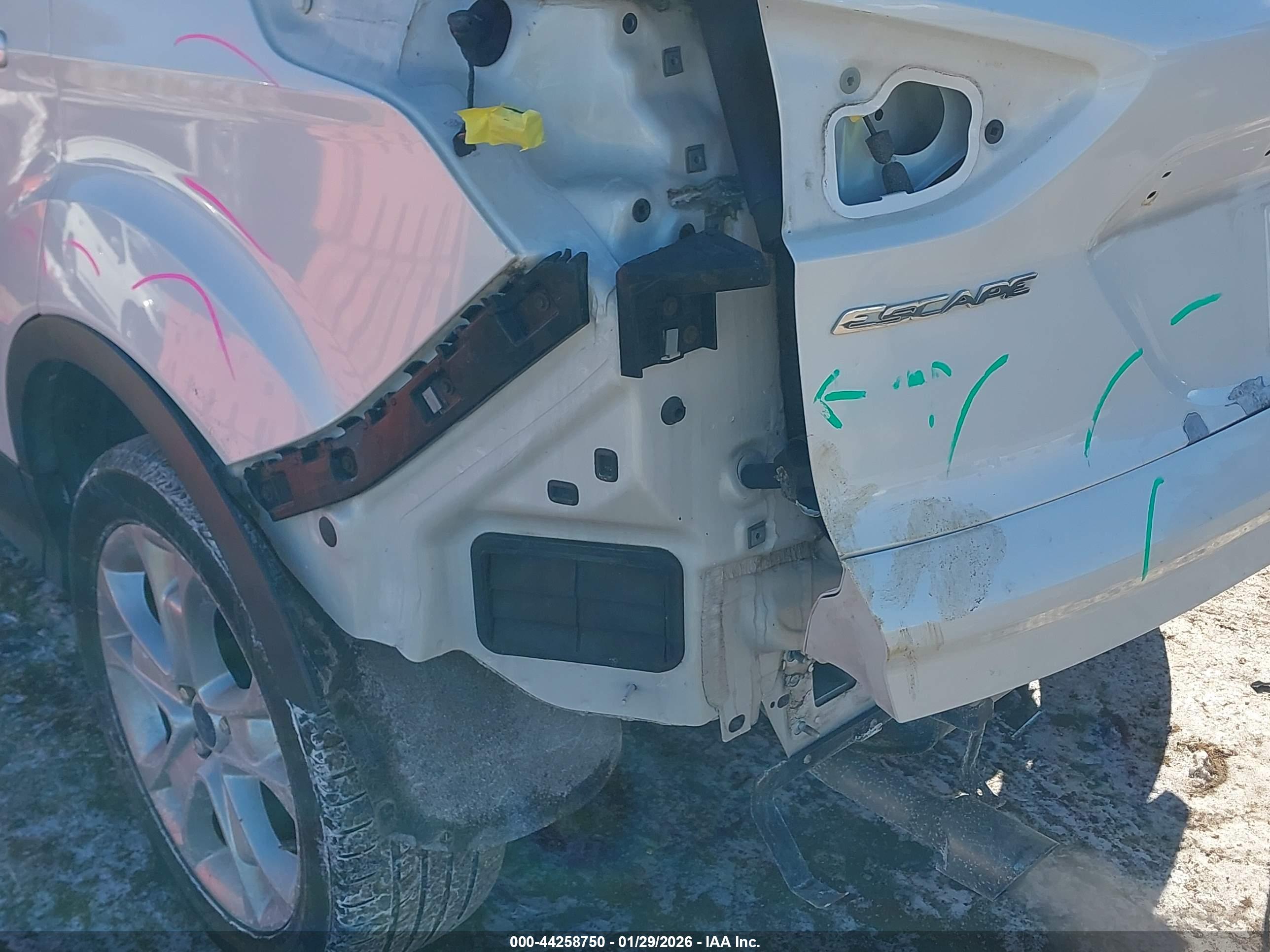 FORD ESCAPE image 6