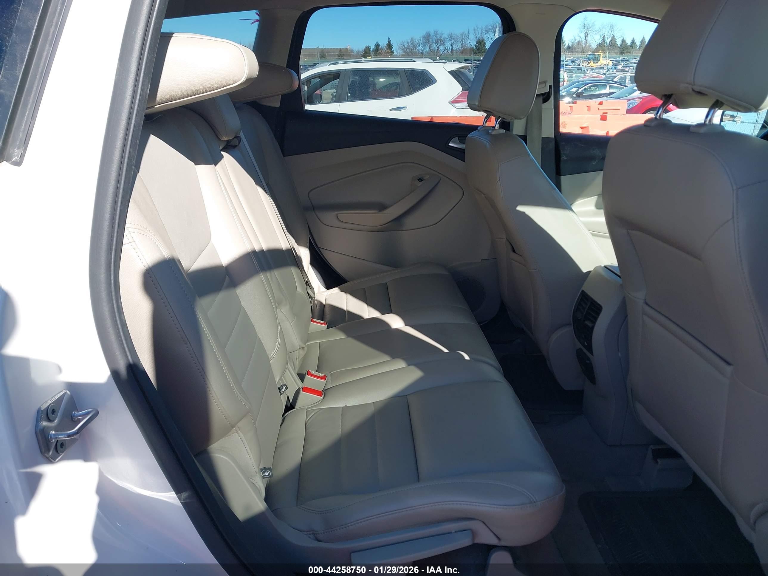 FORD ESCAPE image 8