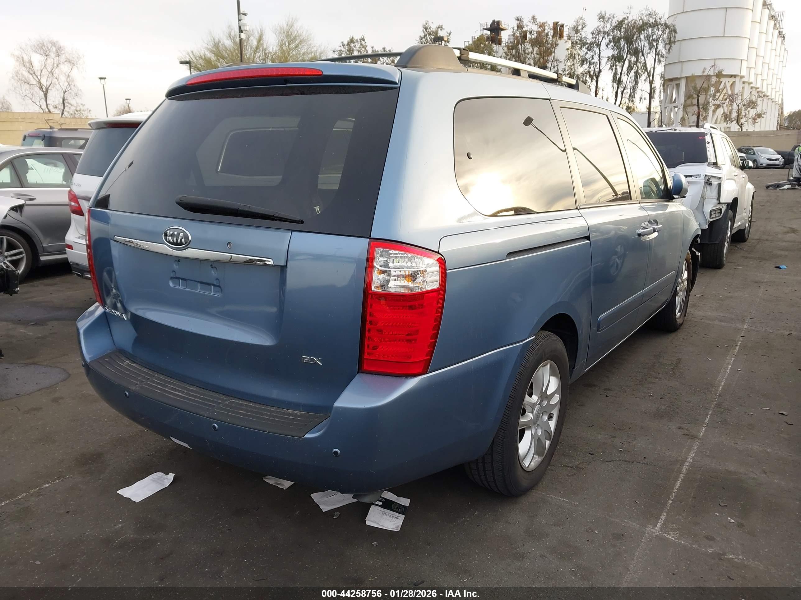 KIA SEDONA image 4