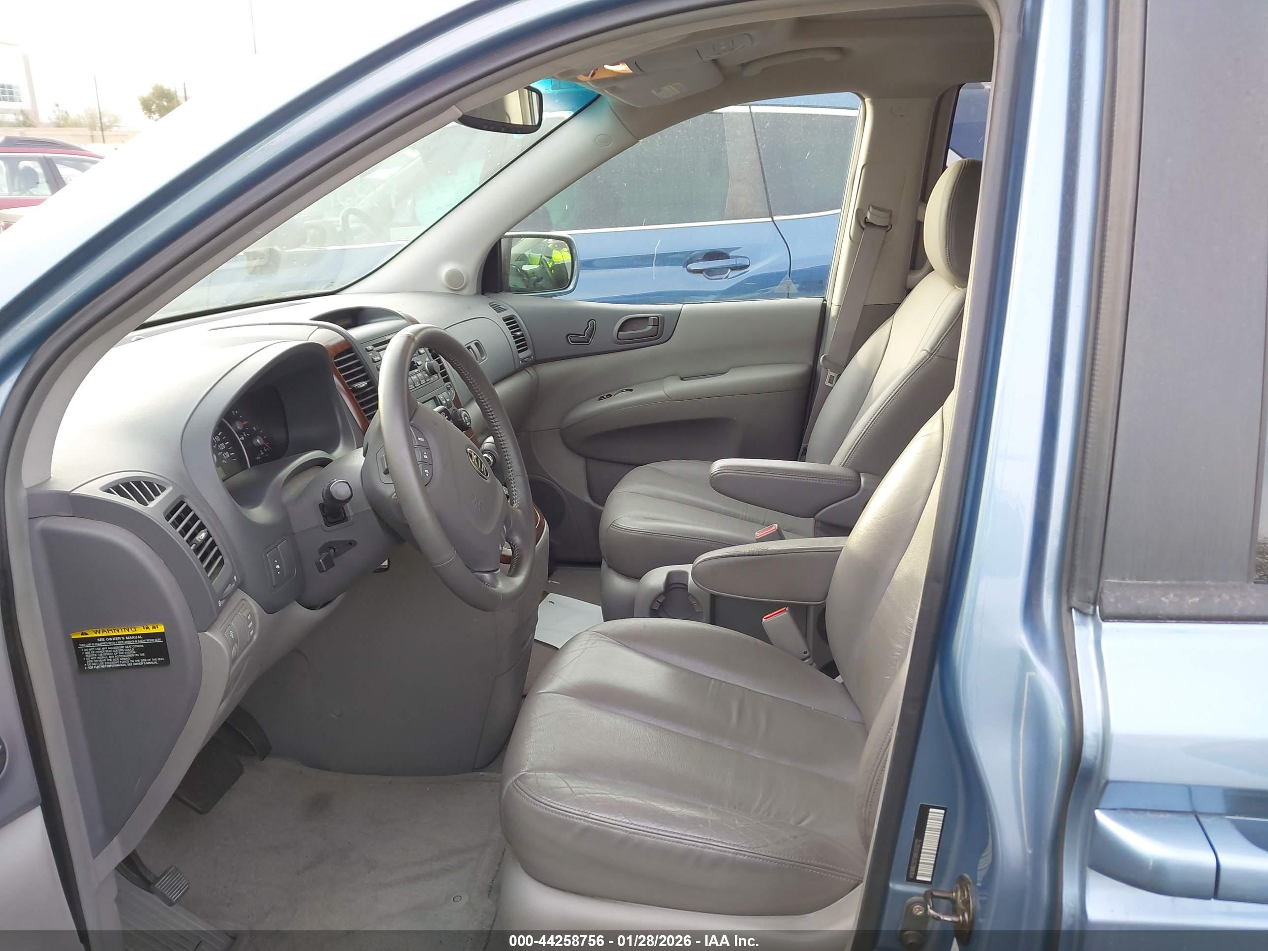 KIA SEDONA image 5