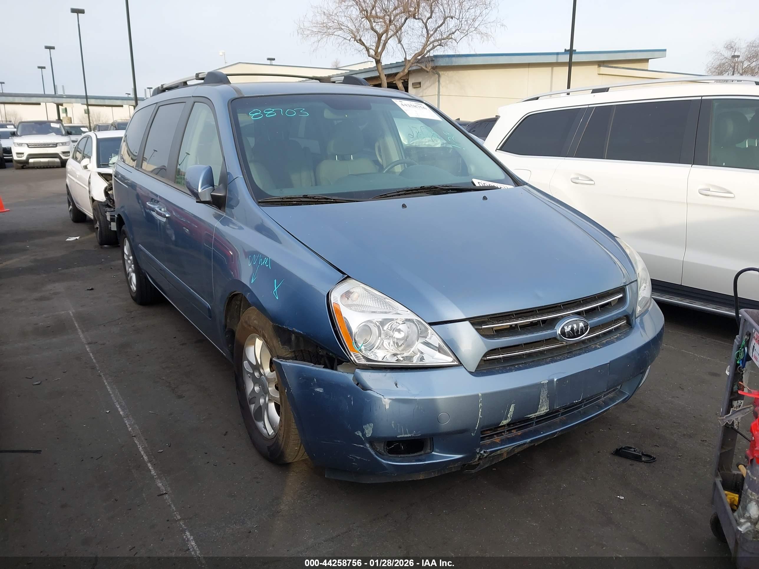 KIA SEDONA image 6
