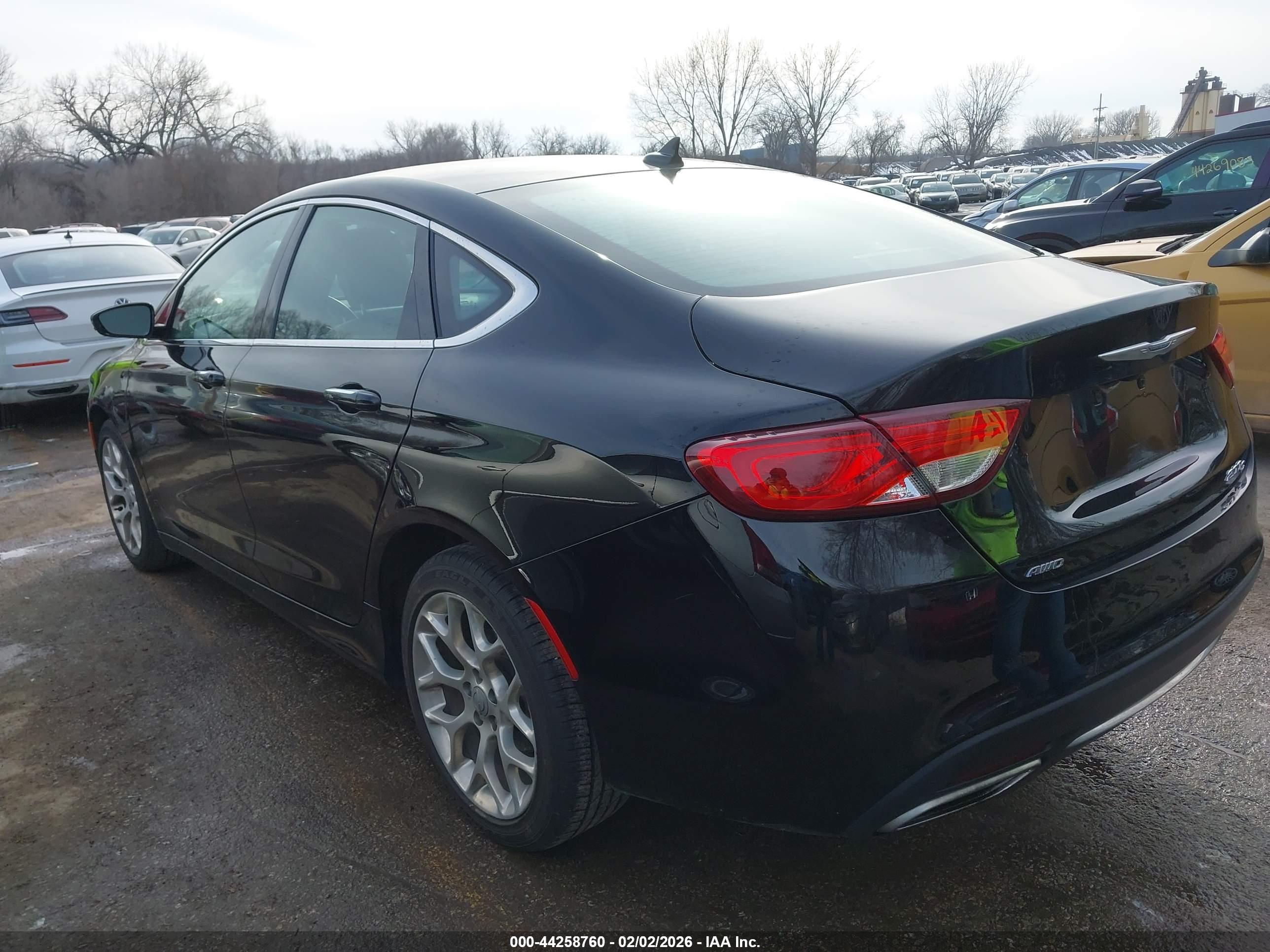 CHRYSLER 200 image 3