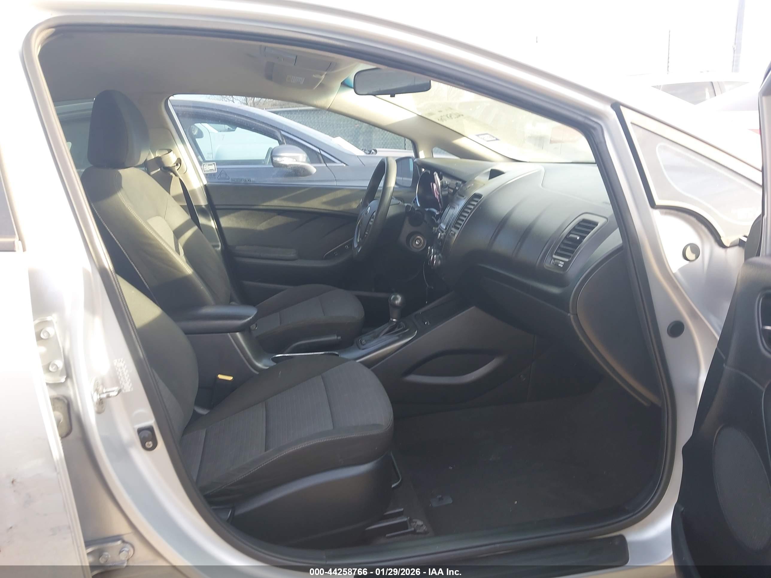 KIA FORTE image 5
