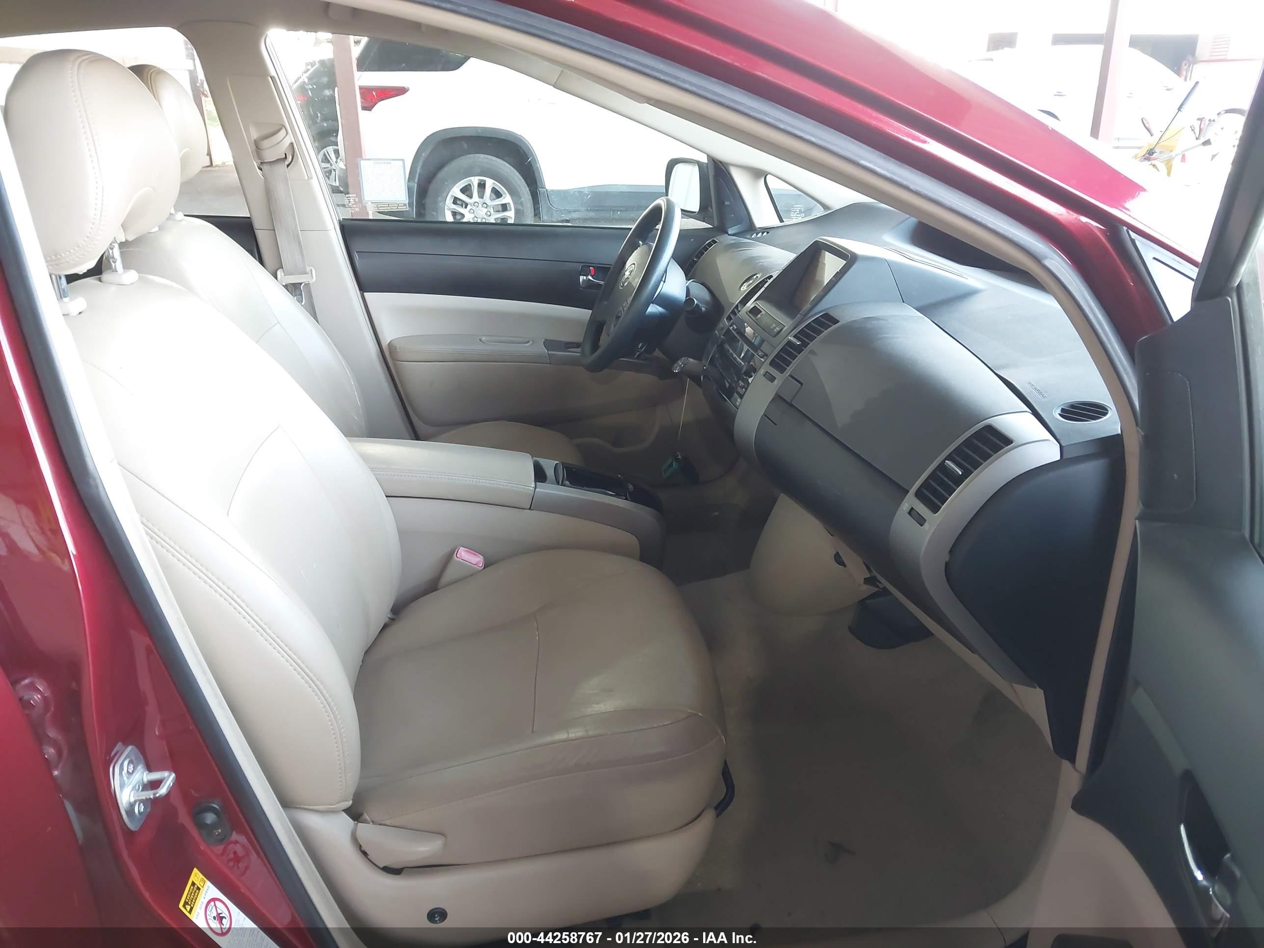 TOYOTA PRIUS image 5