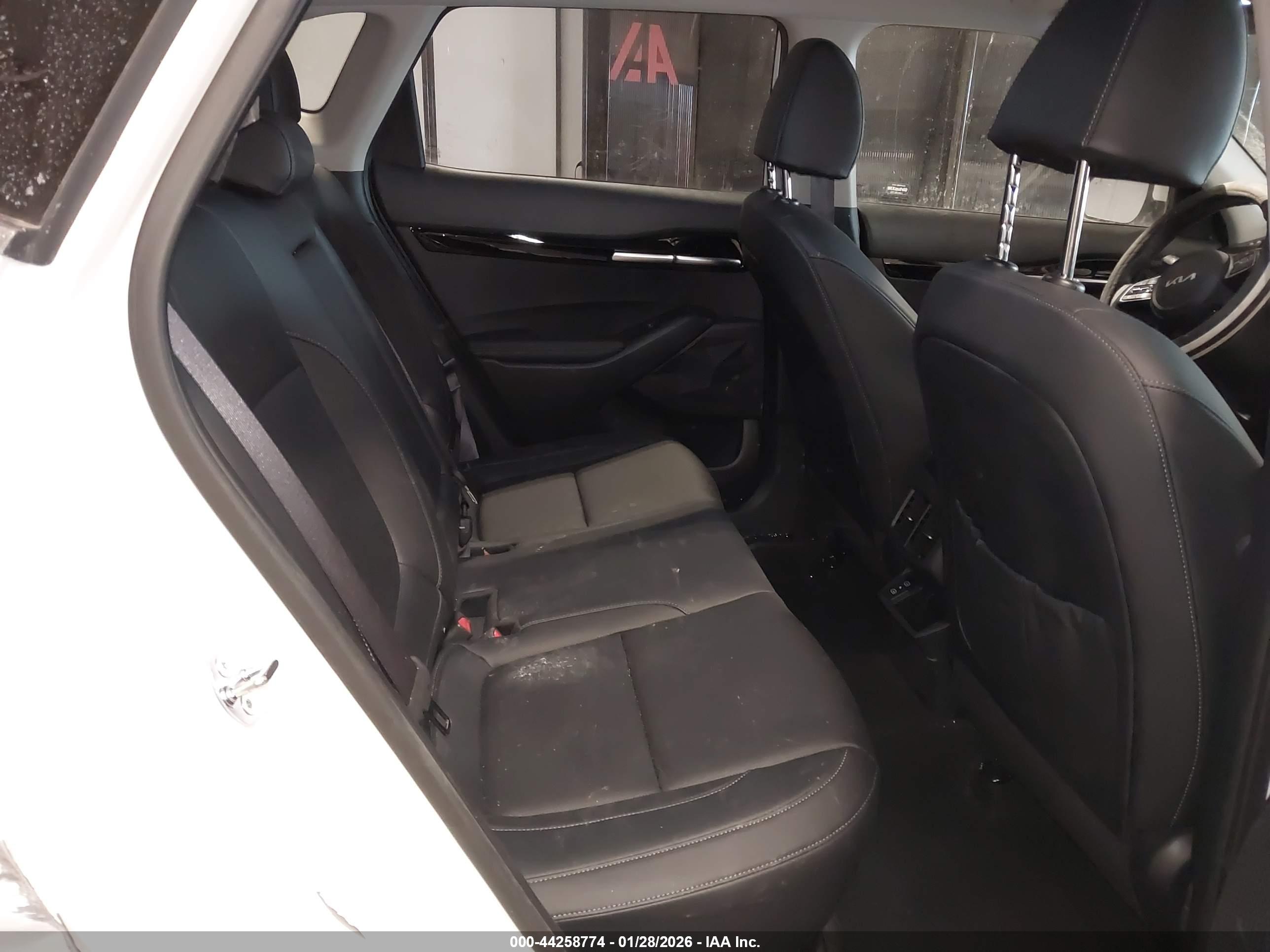 KIA SELTOS image 8