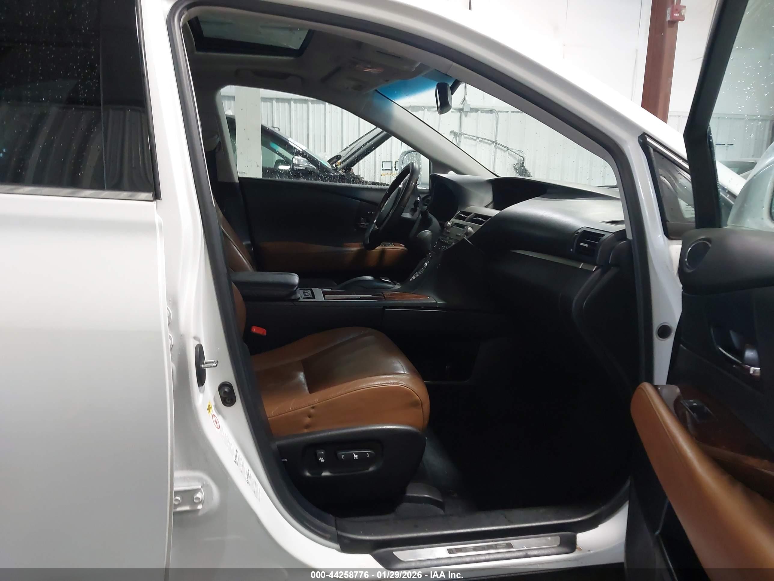 LEXUS RX image 5
