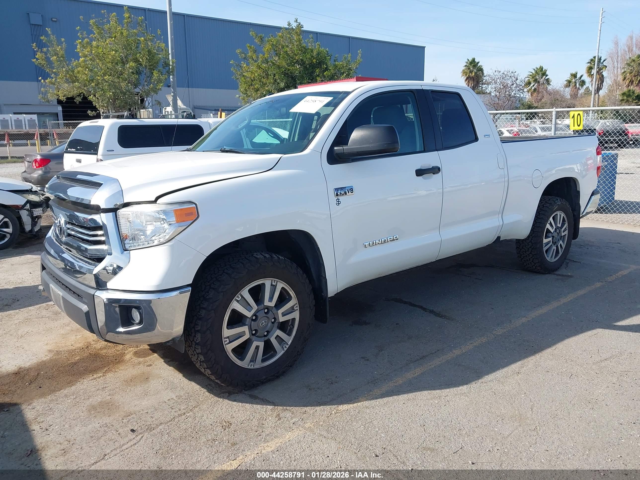 TOYOTA TUNDRA image 2