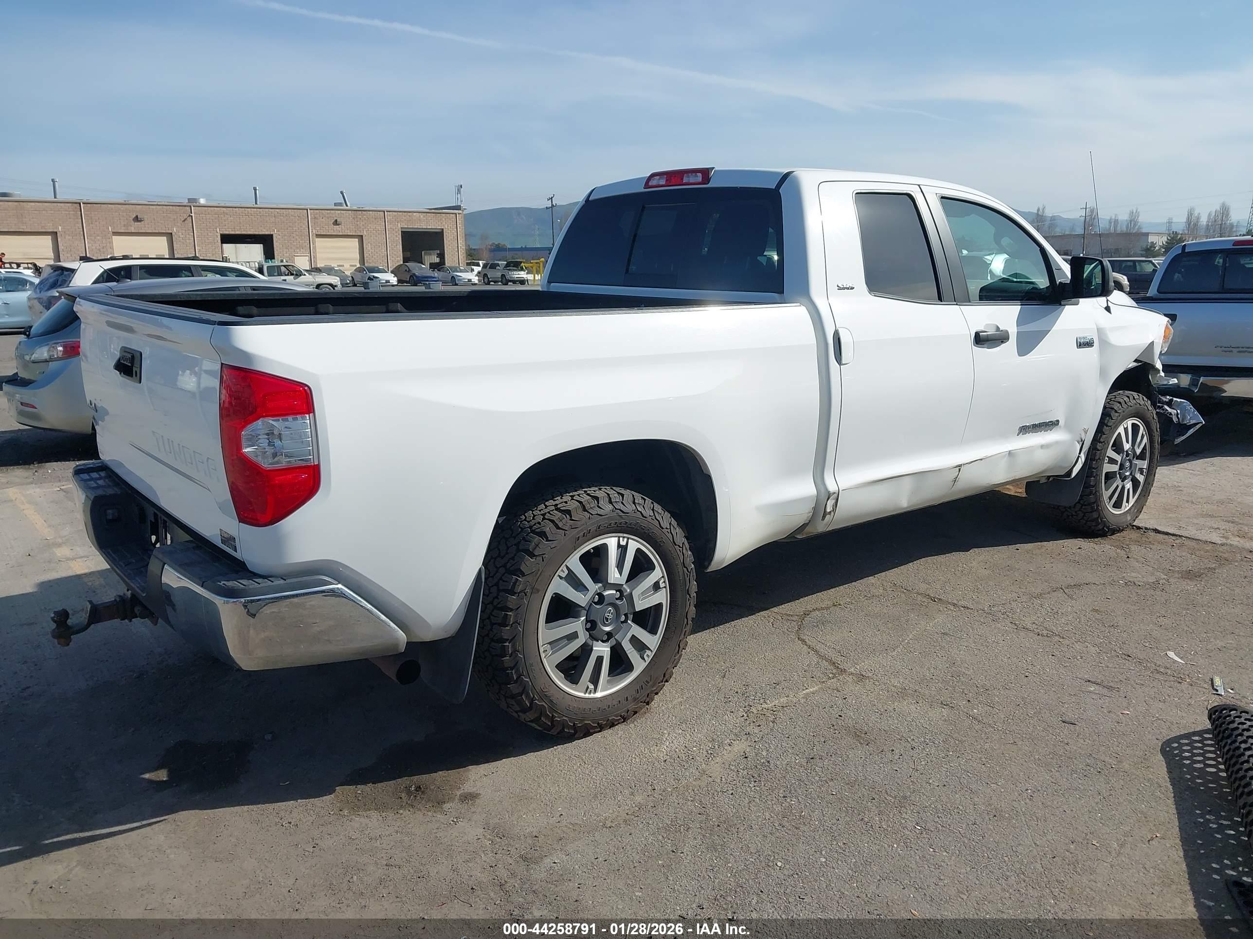 TOYOTA TUNDRA image 4