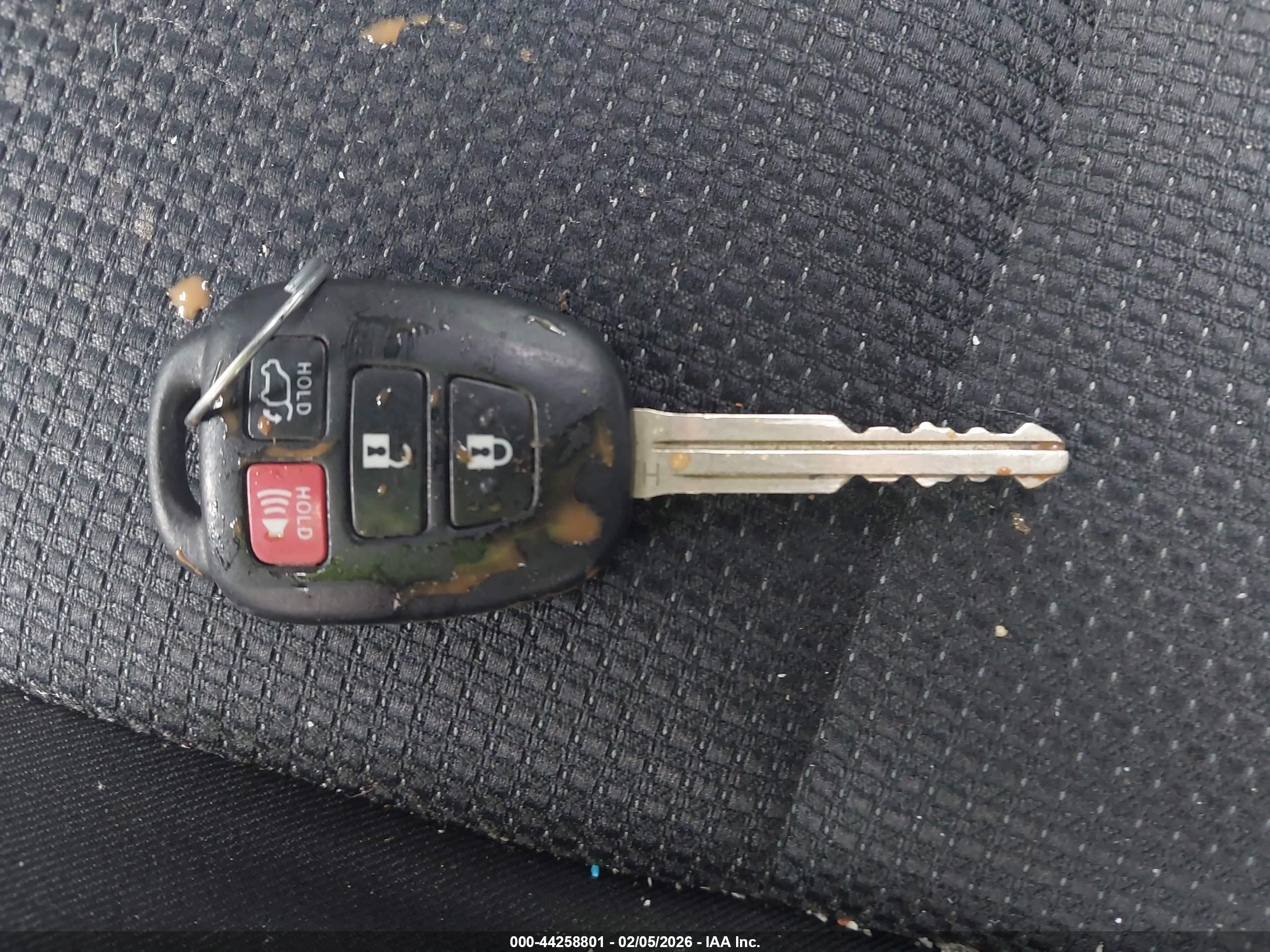 TOYOTA RAV4 image 11
